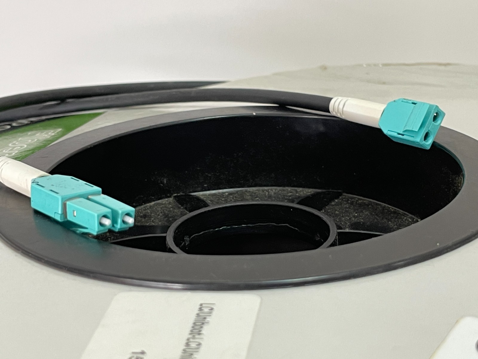 Yutianhome Armored LC Uniboot OM3 TPU 5.0mm 150M, 500 FEET Outdoor Optic Cable