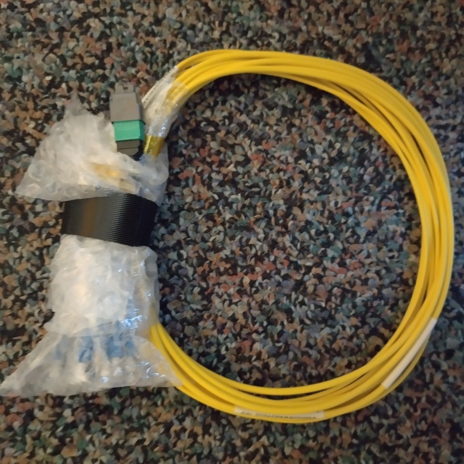 Single MTP-4x Uniboot 8-Fiber Round OFNP Female-Uniboot QSFP Fanout Cable