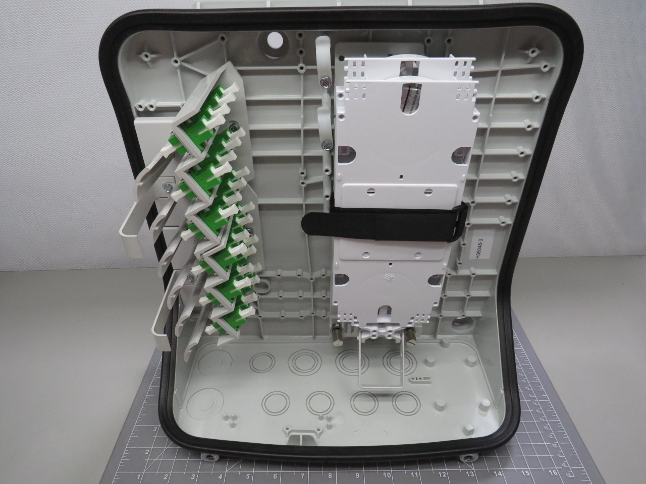 COMMSCOPE 115149-000 F-CB24-2DEPO-224B0-0-ATT FIBER CABLE ENCLOSURE OPTICAL CABL
