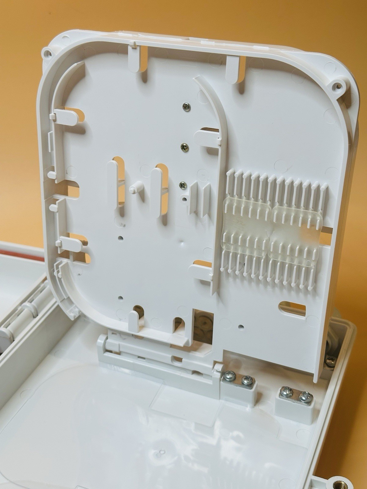 16 Core Outdoor Fiber Optic Distribution Box FDB Wall Mount FTTH Enclosure