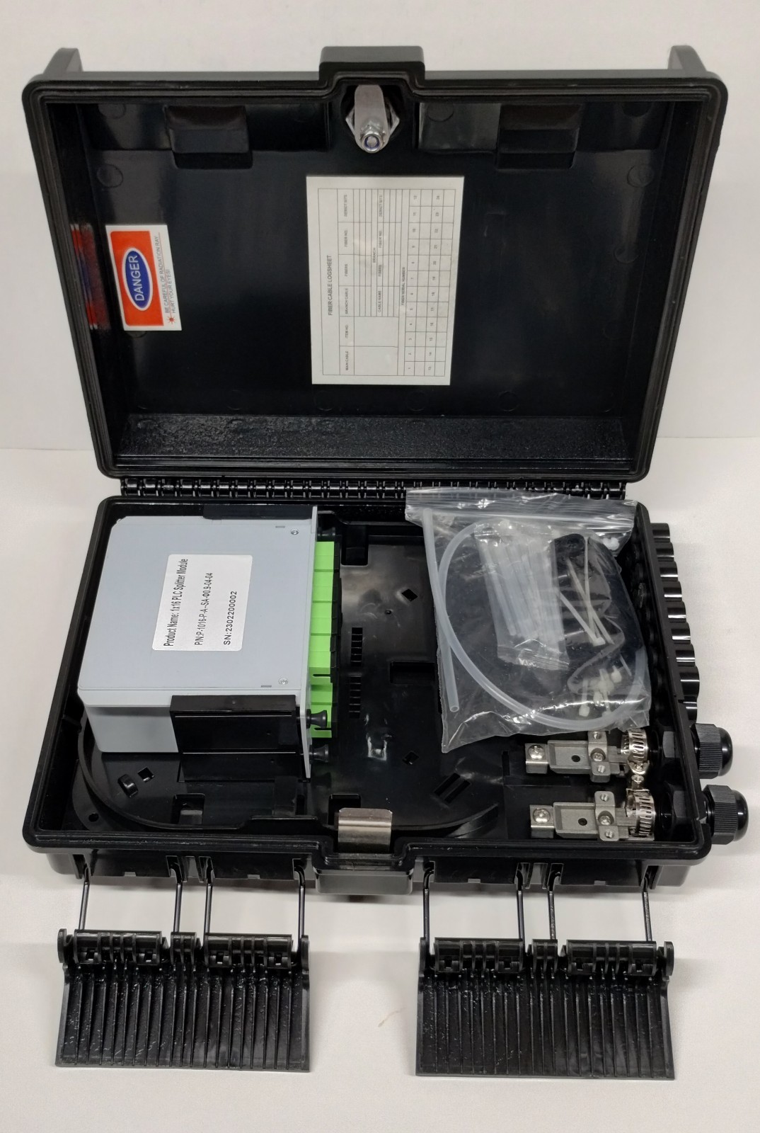 16-Port SC/APC FTTH Fiber Distribution Box with Mini 1×16 PLC Splitter Enclosure