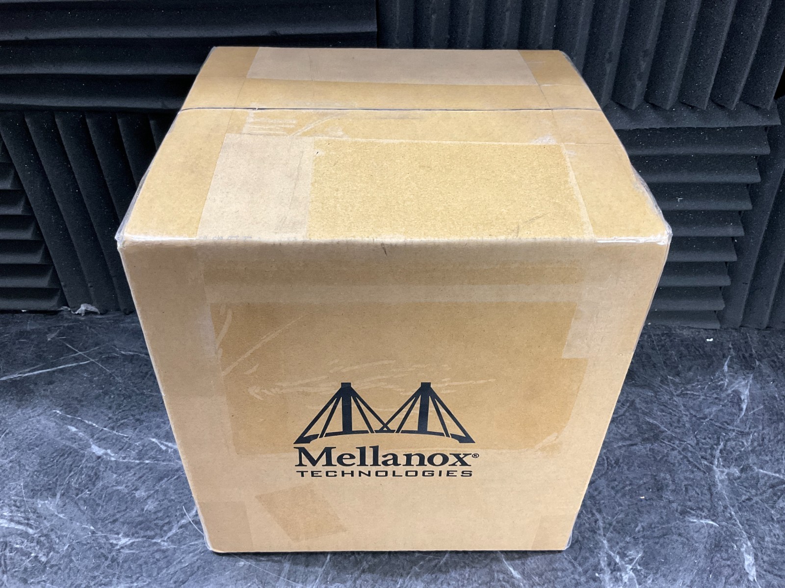 Mellanox InfiniBand QSFP Active Optical Cable 15 meters MC220731V-015