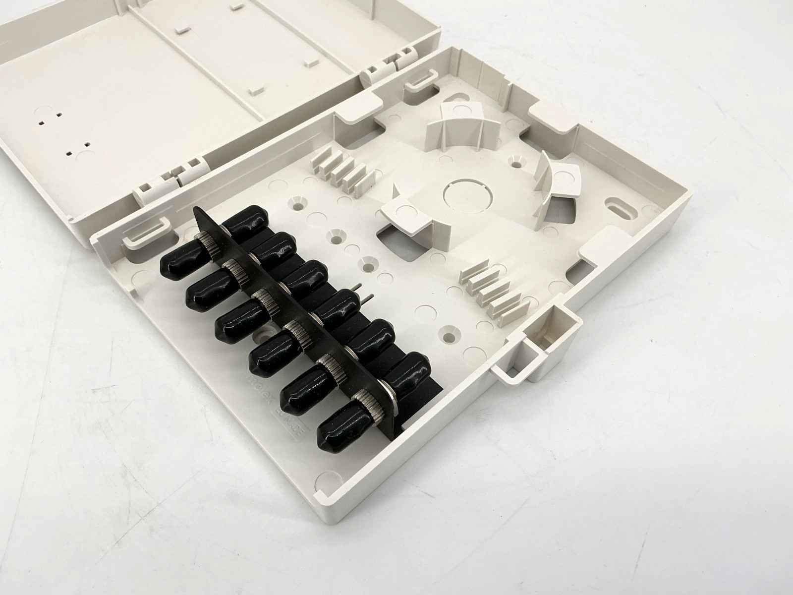 New Molex WFR-00011-02 601-Box Fiber Wall Mount Enclosure 6-Port Singlemode