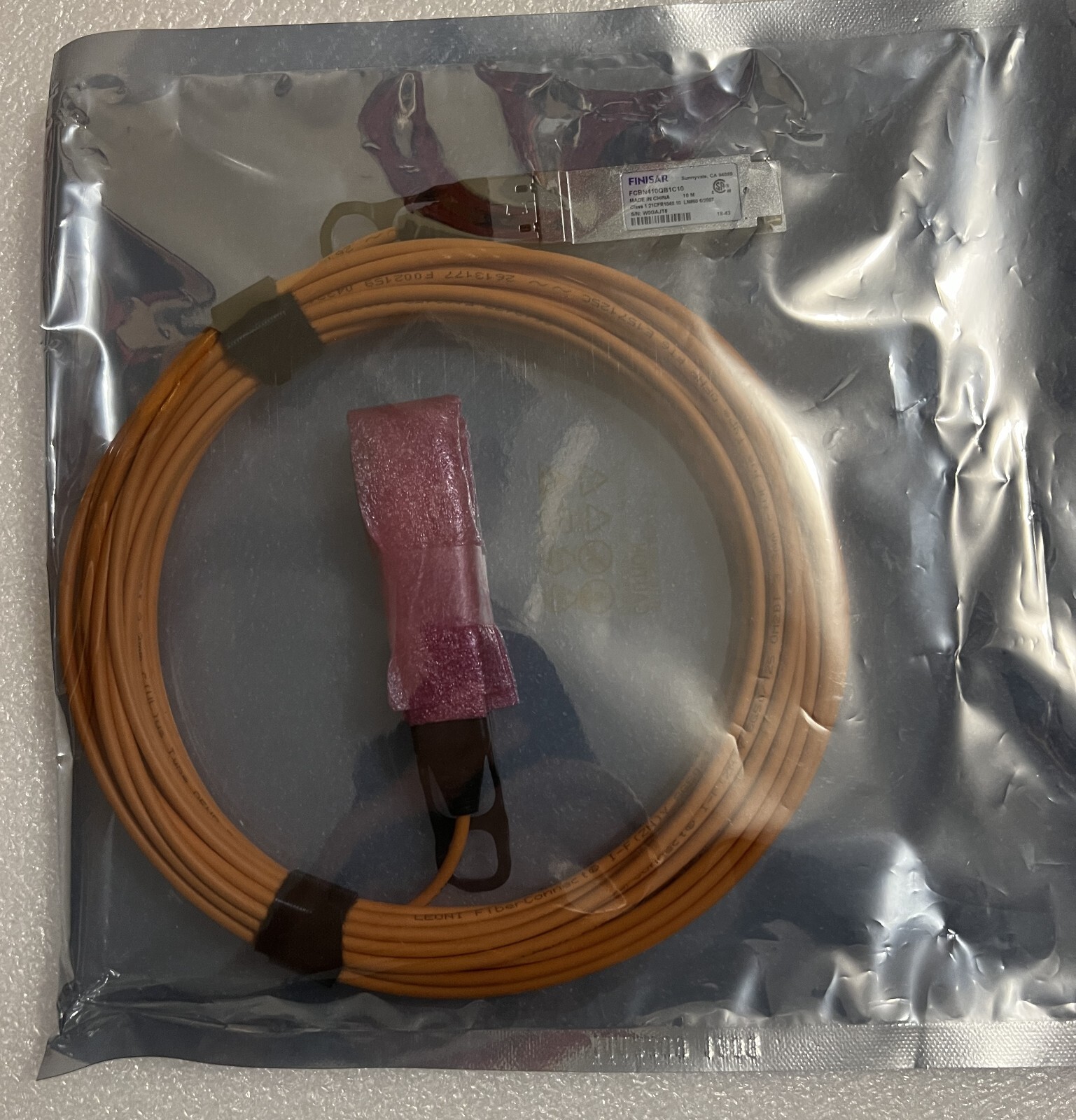 Finisar FCBN410QB1C10, 40GB QSFP Multimode AOC, 10 meter fiber cable.
