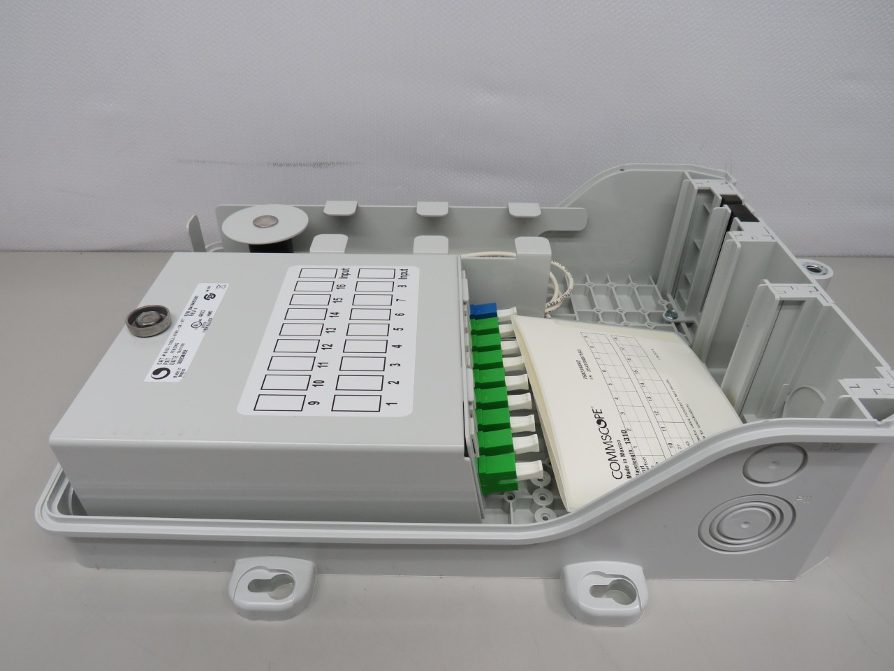 COMMSCOPE 760234892 BUDI-1SO8J-N1N1-0A-ATT FIBER OPTIC WALL MOUNT ENCLOSURE T162