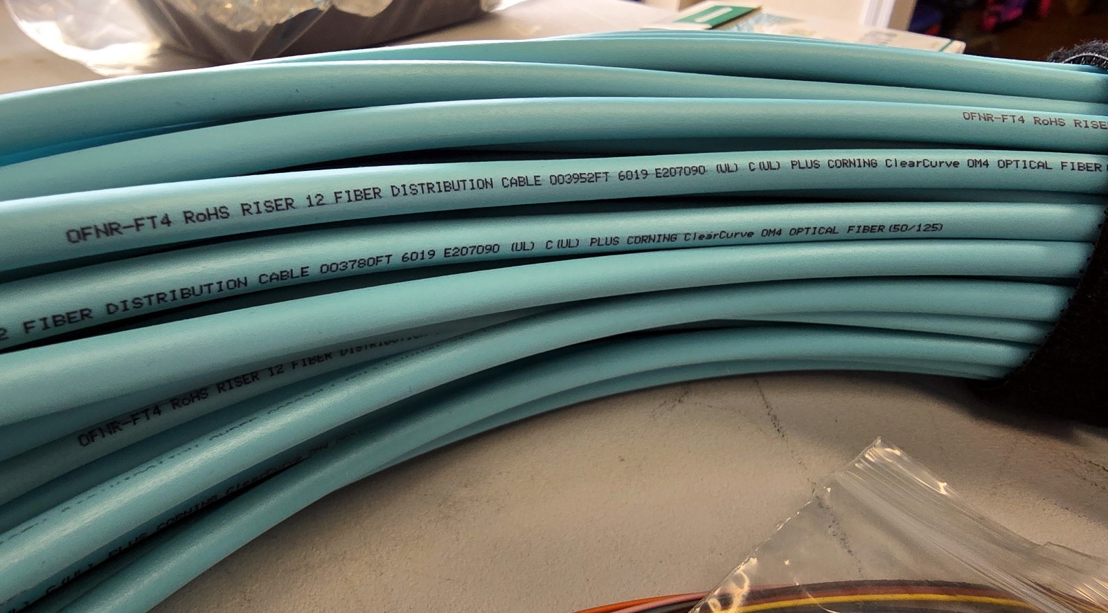 LC-LC 50/125 OM4 12 Fiber (Corning) Distribution PVC 300ft w/ 18″ 900um Fanout