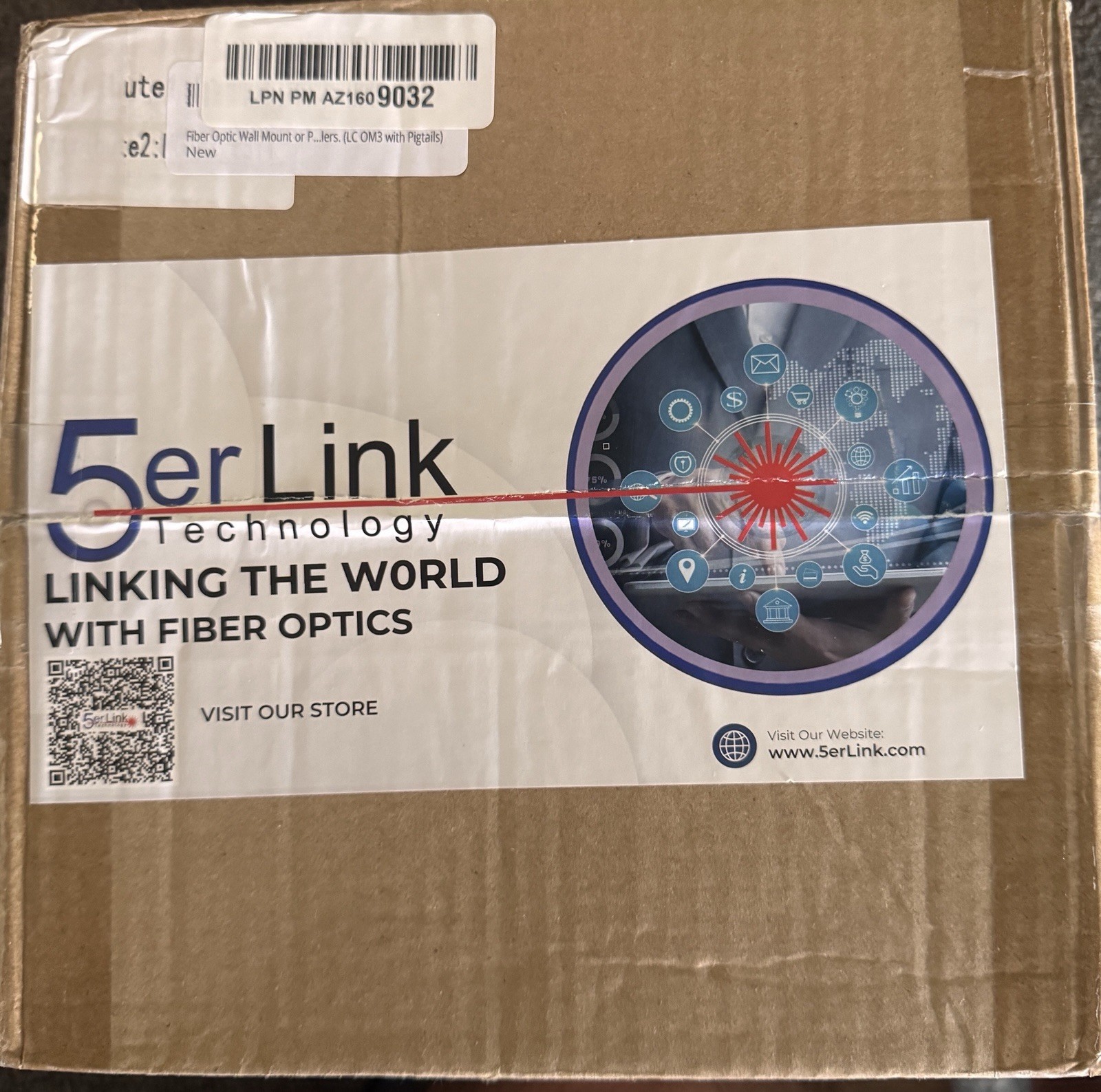 Fiber Optic Wall Or Pole Mount Enclosure Box (LC OM3 with Pigtails)