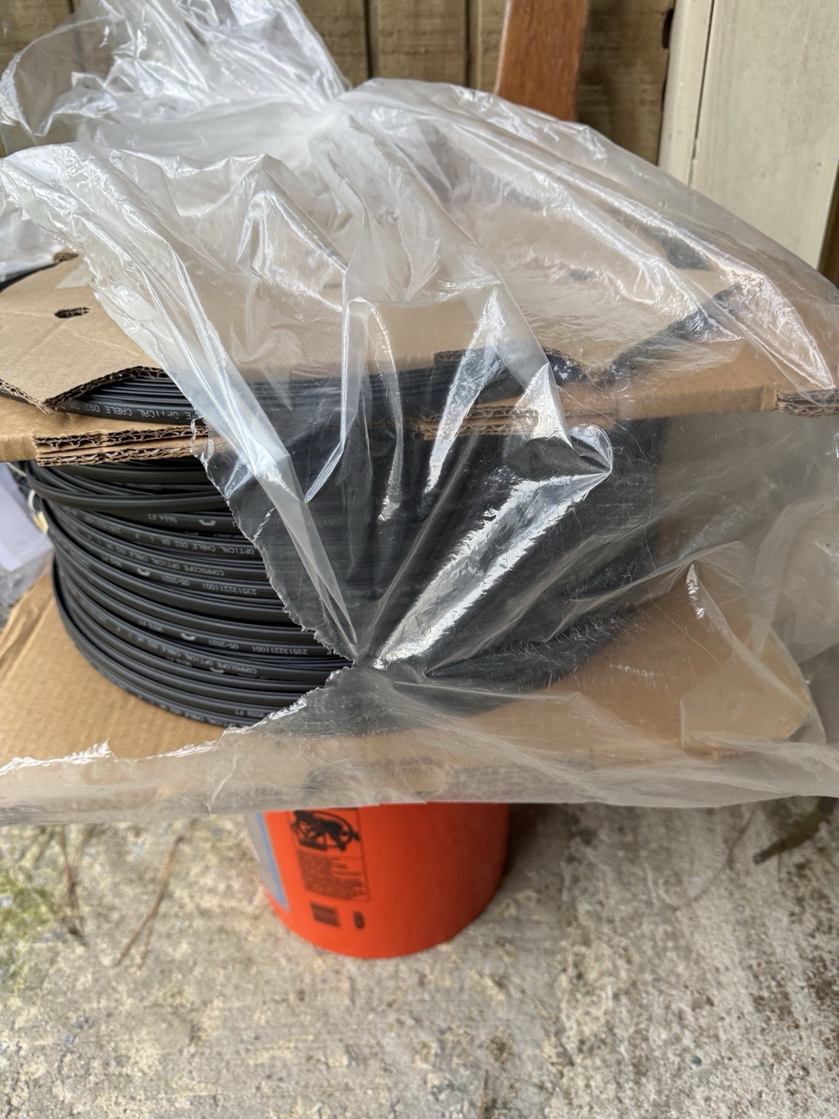 1000 FT Commscope optical cable os2 sm. FHD XX1B 1000FL new in open box