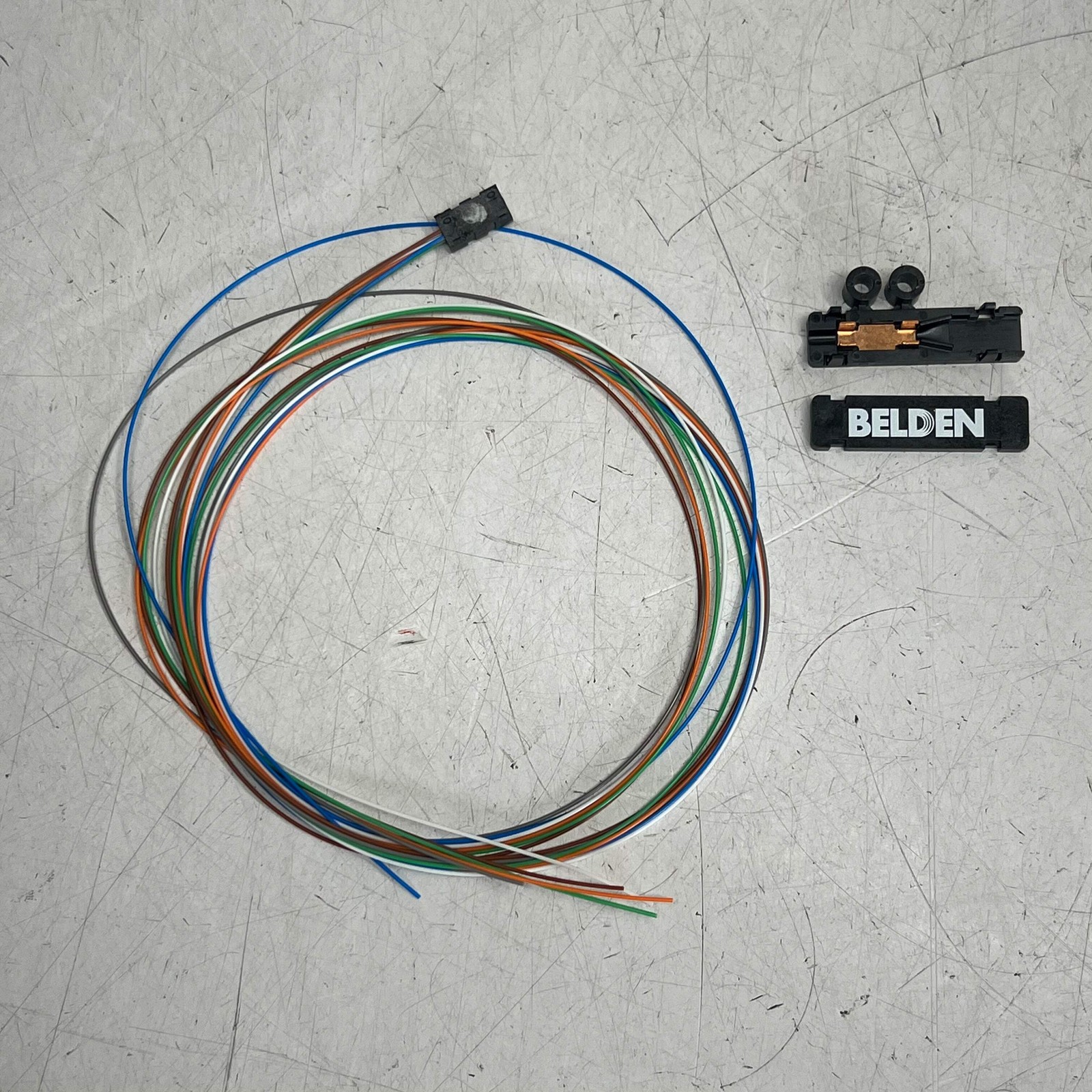 BELDEN Optical Fiber Field Breakout Kit Plastic Housing 6 Fiber 6 Tubes AX101100