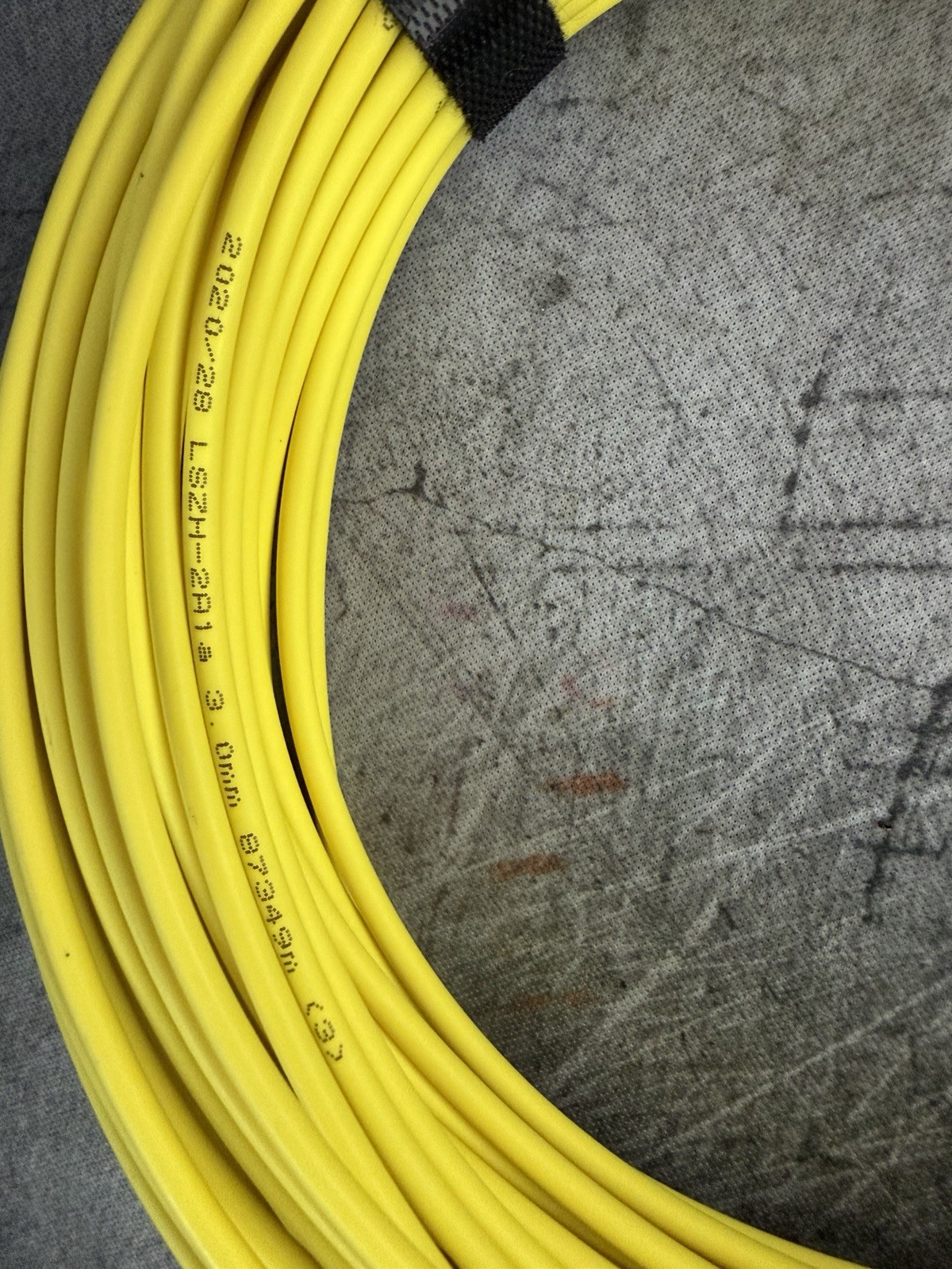 25G SFP28 AOC 20m 850nm MMF Active Optical Fiber Cable Yellow with Transceiver