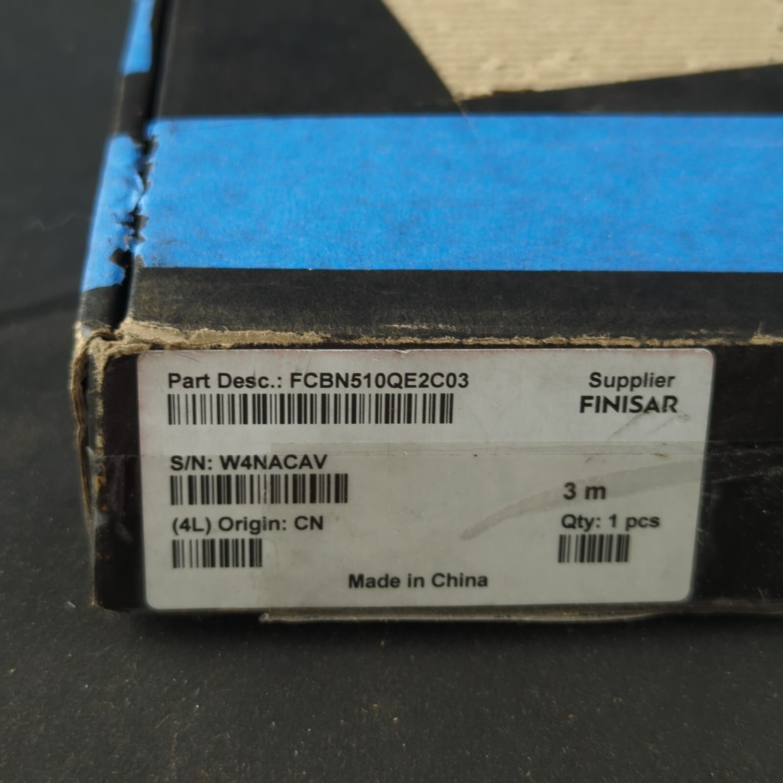 Coherent Finisar 4x10Gb/s QSFP-4xSFP+ 3m Breakout Active Optical Cable (AOC)