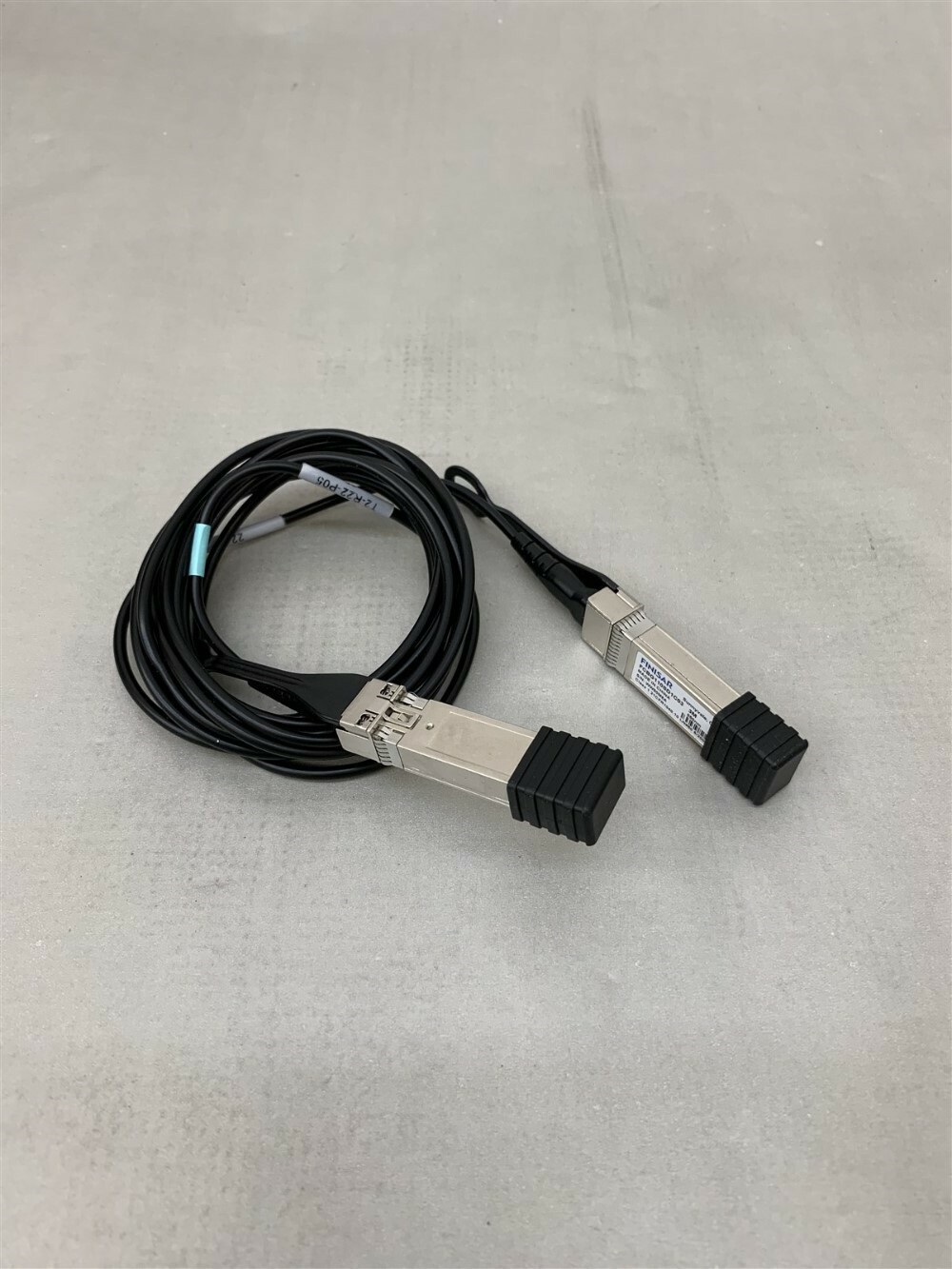 Finisar FCBG110SD1C03 SFPwire 10Gb/s SFP+ Active Optical Cable 3M