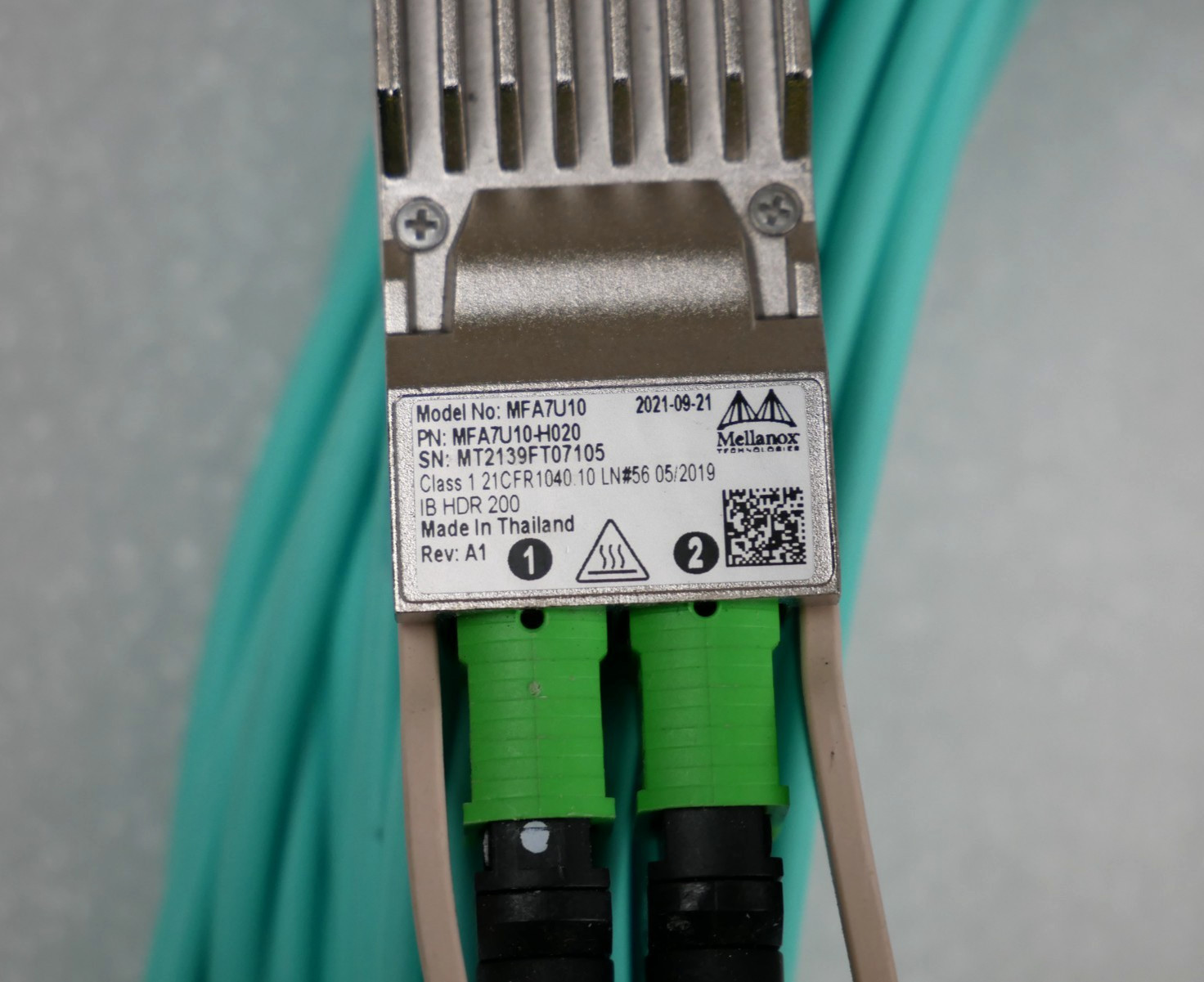 Mellanox MFA7U10-H020 400G OSFP to 2x 200G QSFP56 20m HDR Optical Splitter Cable