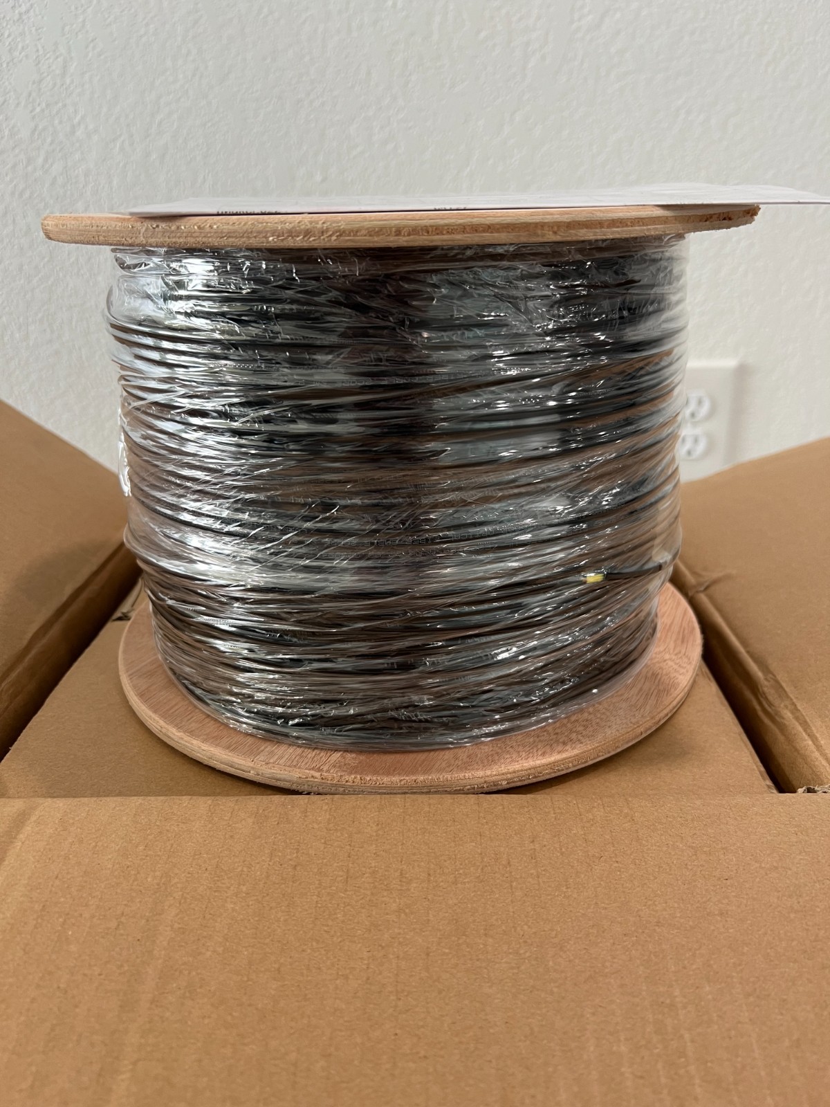 2 Strand Singlemode Corning Fiber OS2 9/125 Black OFNR Riser Rated 1000FT Tested