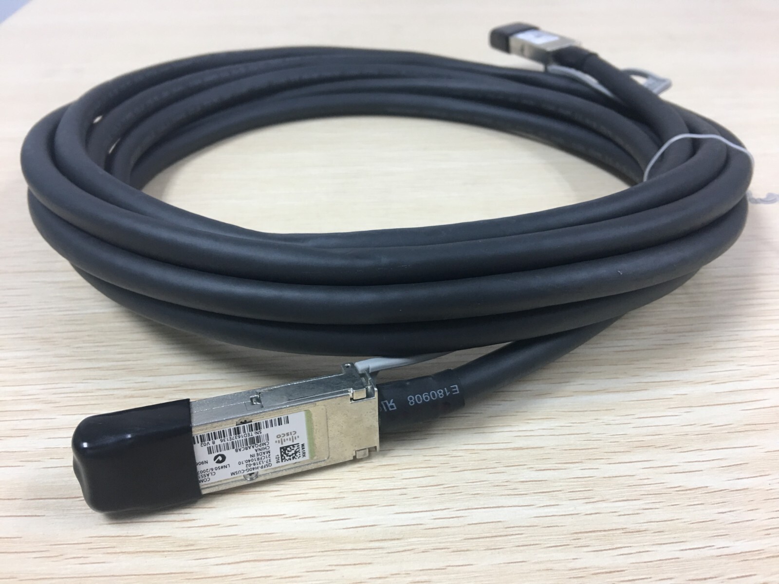 CISCO QSFP-H40G-CU5M QSFP to QSFP copper direct-attach 5m cables 37-1318-02