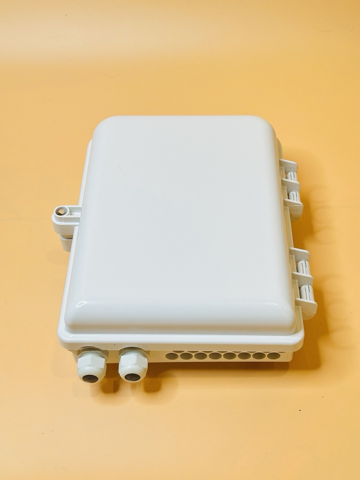 16 Core Outdoor Fiber Optic Distribution Box FDB Wall Mount FTTH Enclosure