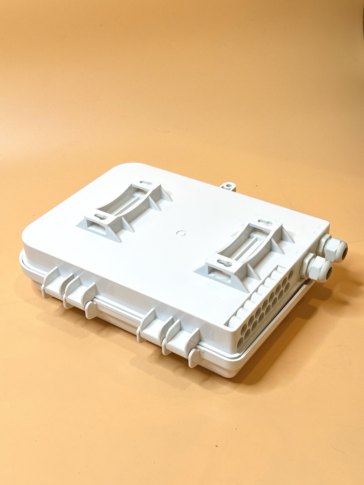 16 Core Outdoor Fiber Optic Distribution Box FDB Wall Mount FTTH Enclosure