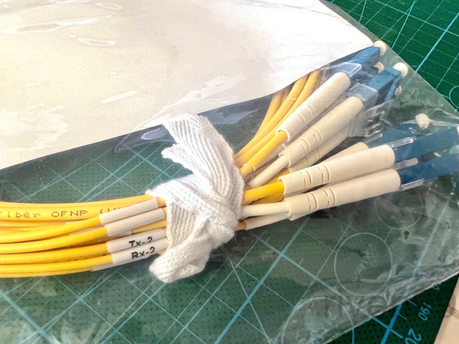 MOLEX QSFP MPO/MTP 8F to 4x LC Fiber Optic Breakout Cable, Singlemode OS2 Yellow