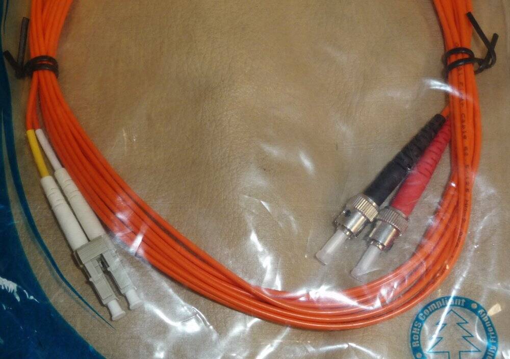 (2) Cables To Go 33165 3M LC-SC Duplex 62/125 Multimode Fiber Optic Patch Cord