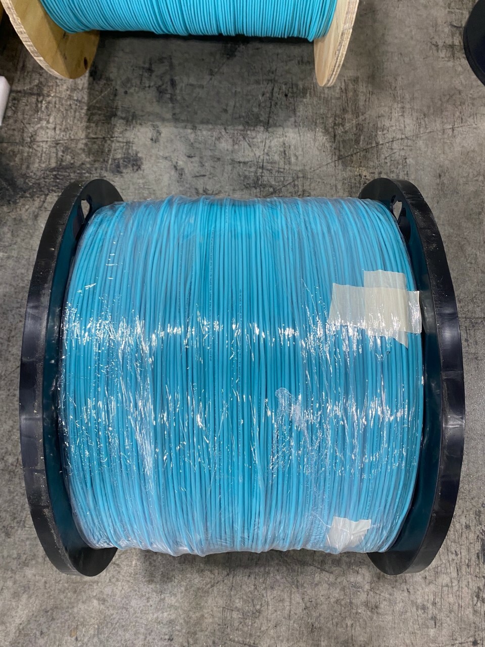 2000ft 6 Strand OM3 50/125 Multimode Indoor Riser Rated Fiber Optic Cable Aqua