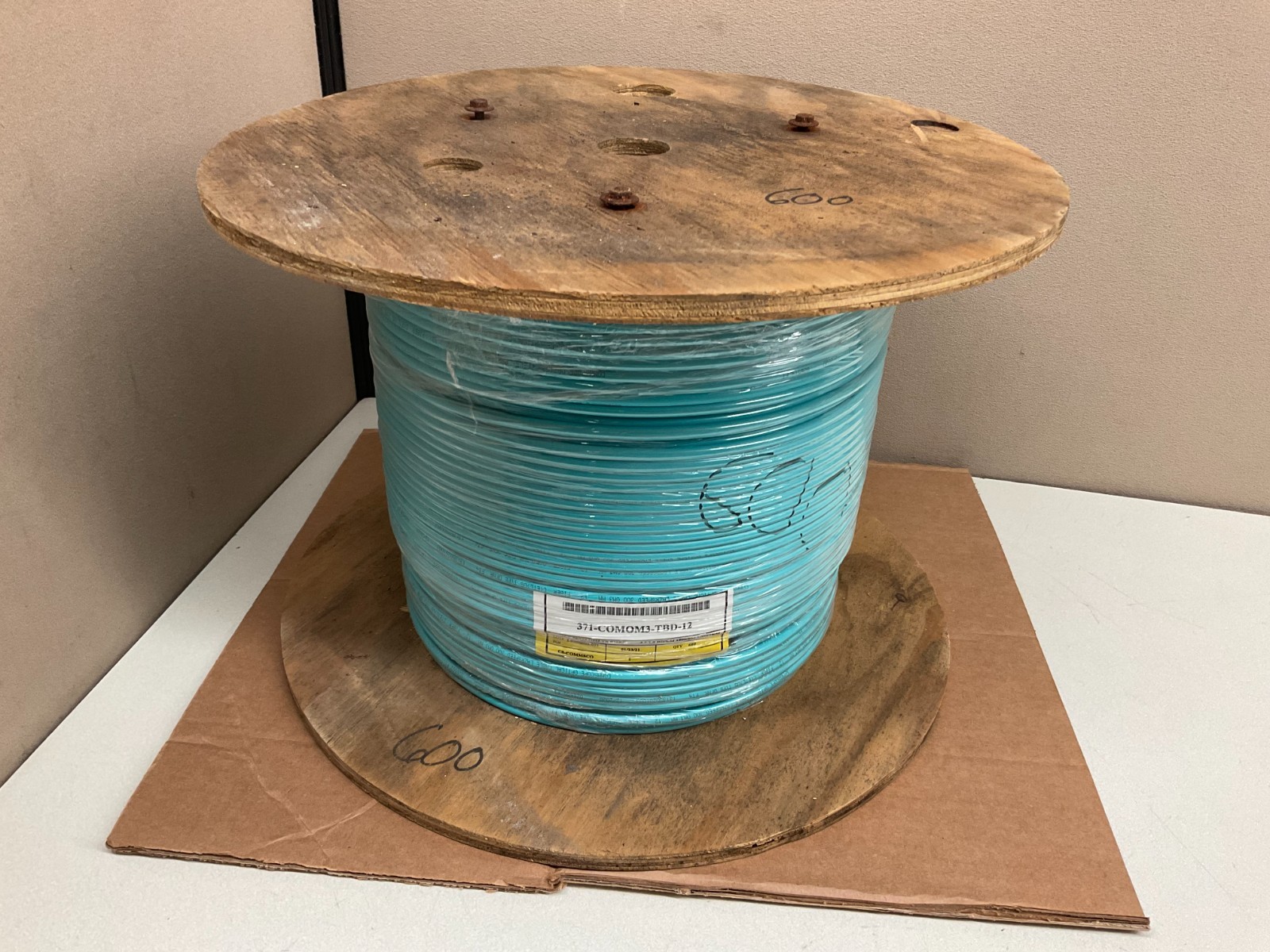 600 ft Spool Commscope 371-COMOM3-TBD-12 12Fiber Optic Multimode OM3 Riser Cable