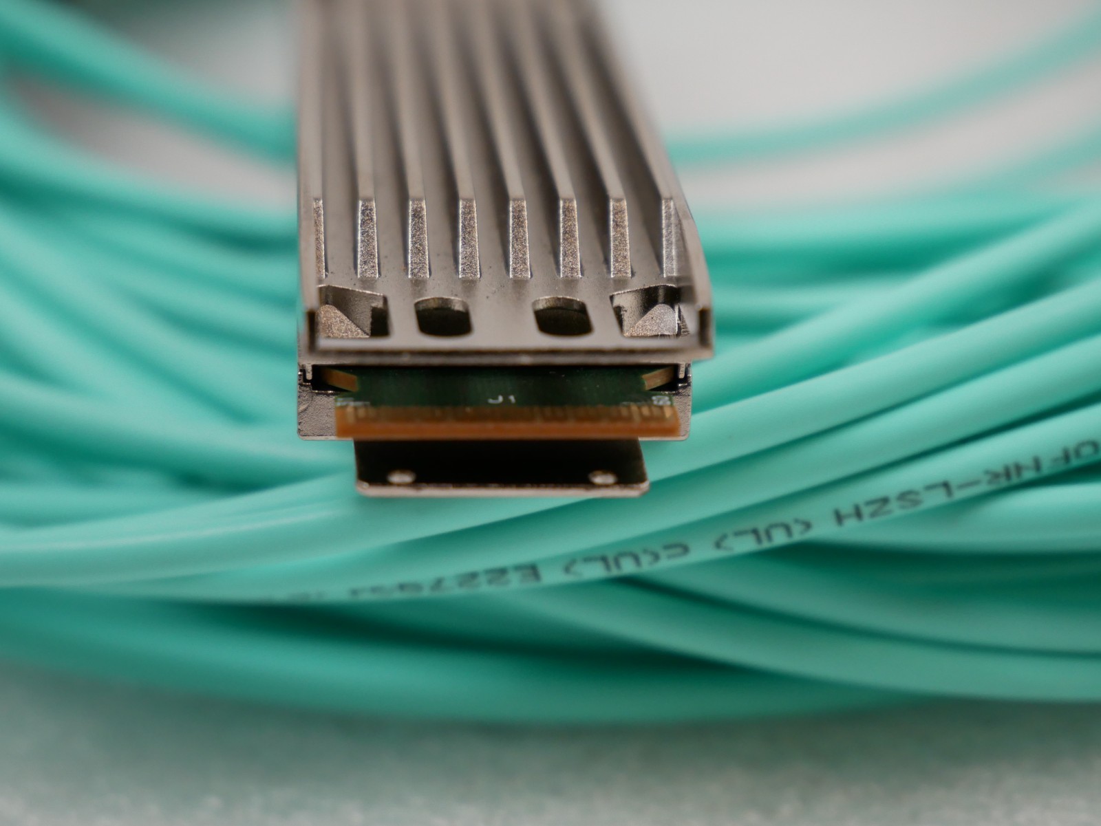 Mellanox MFA7U10-H015 400G OSFP to 2x 200G QSFP56 15m HDR Optical Splitter Cable