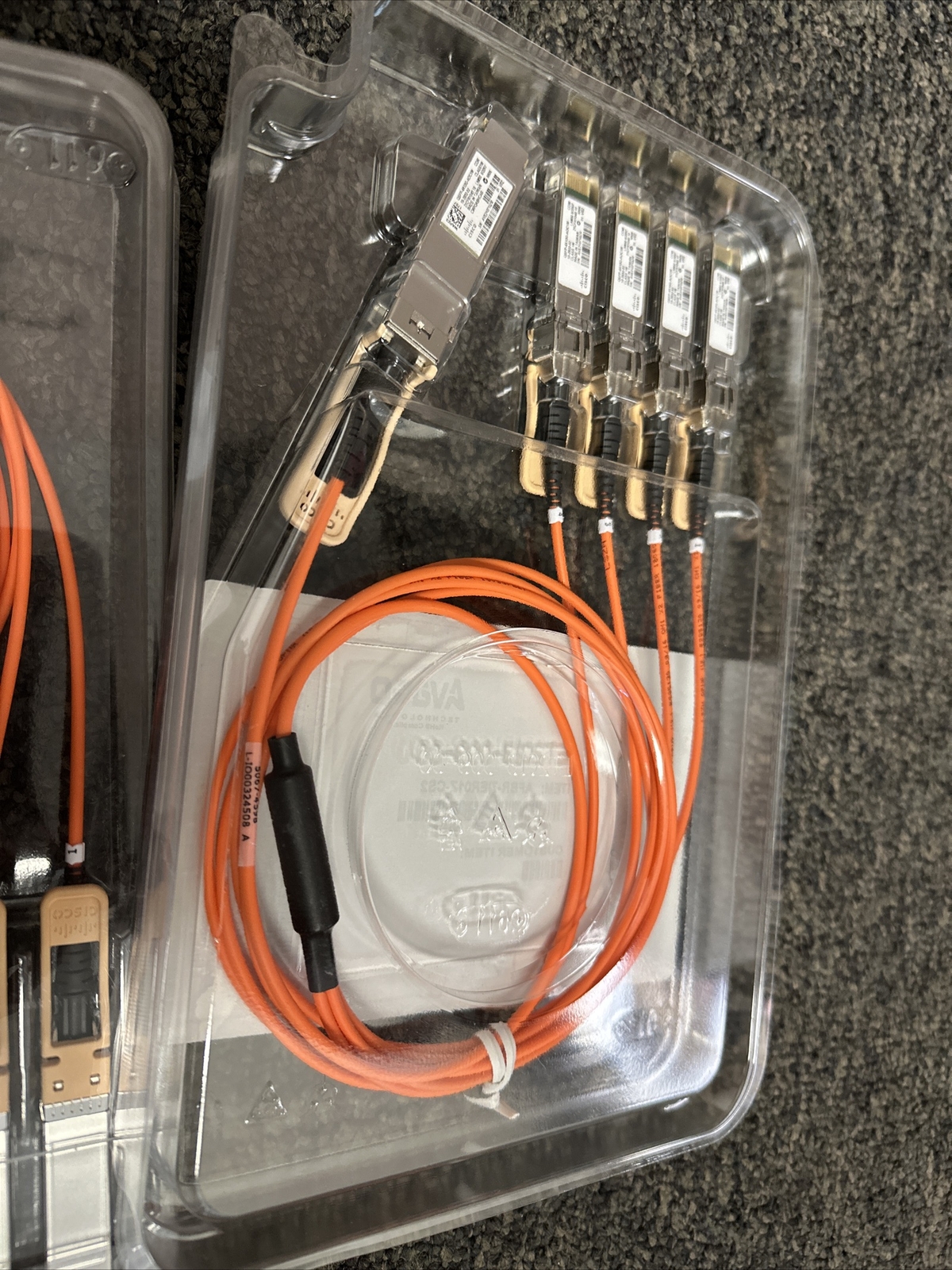 Lot of 2 NEW CISCO QSFP-4X10G-AOC1M QSFP to 4x10G SFP+ Active optical 10-2932-02
