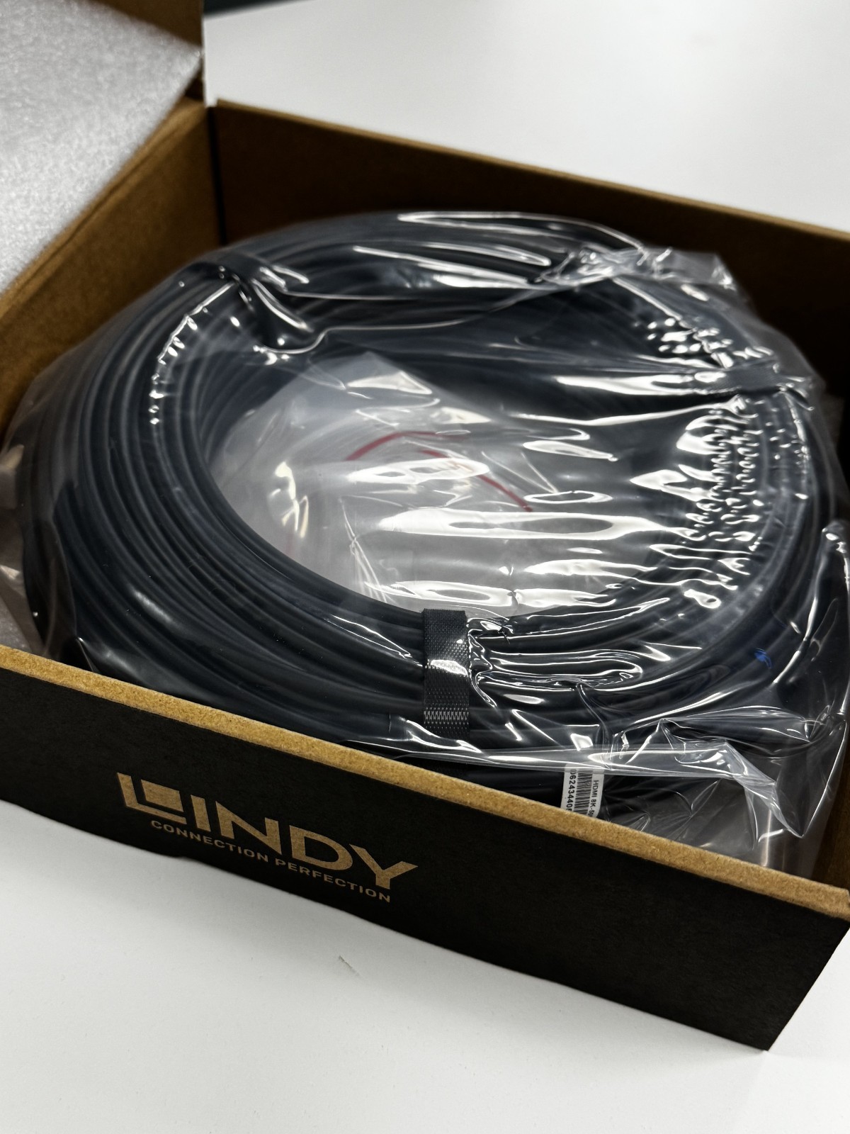 Lindy Fibre Optic Hybrid HDMI 8K60 AOC Cable, 50m – 38515