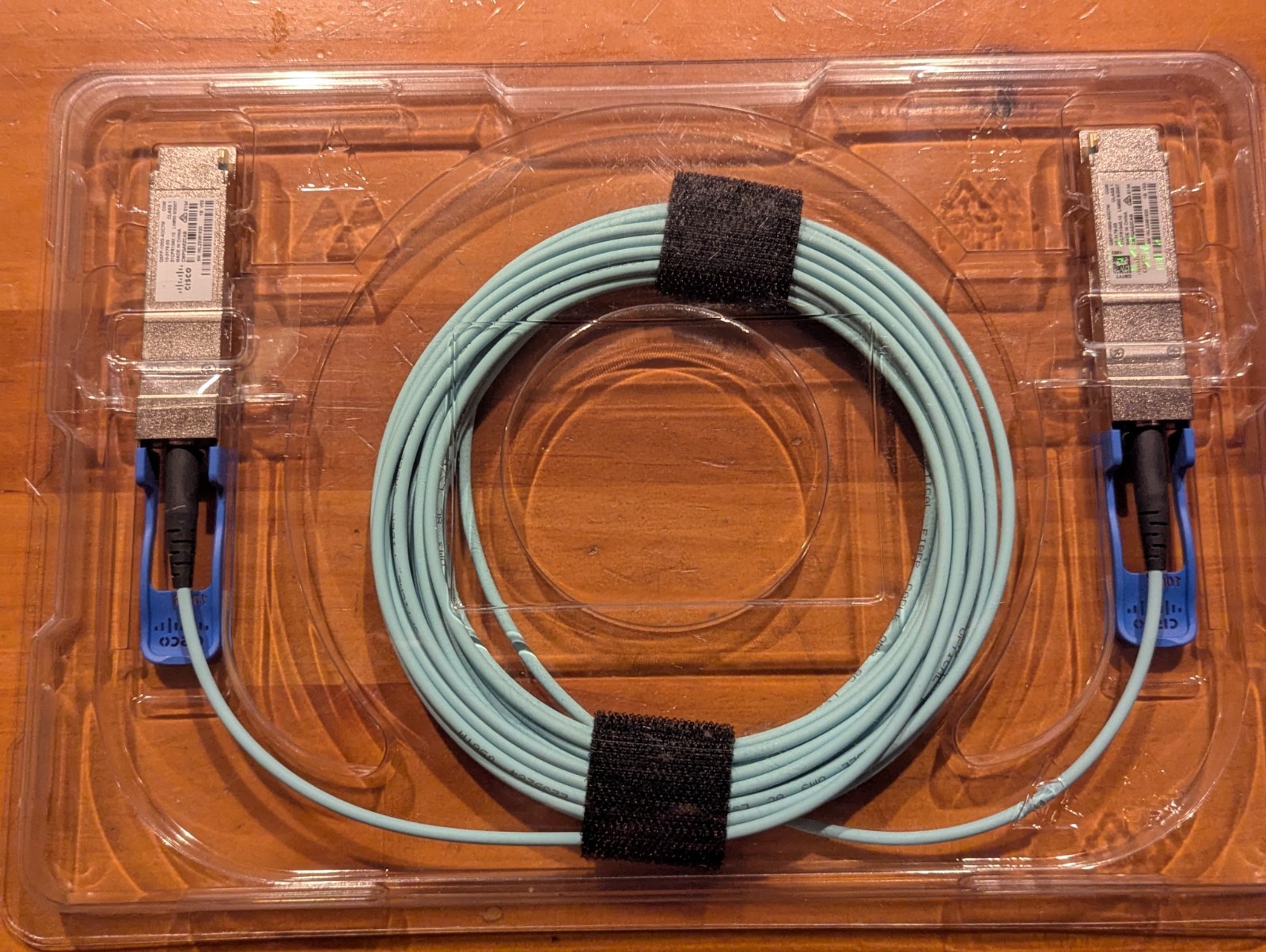 Genuine Cisco QSFP-100G-AOC7M QSFP Optical Cable 7 Meters Brand New