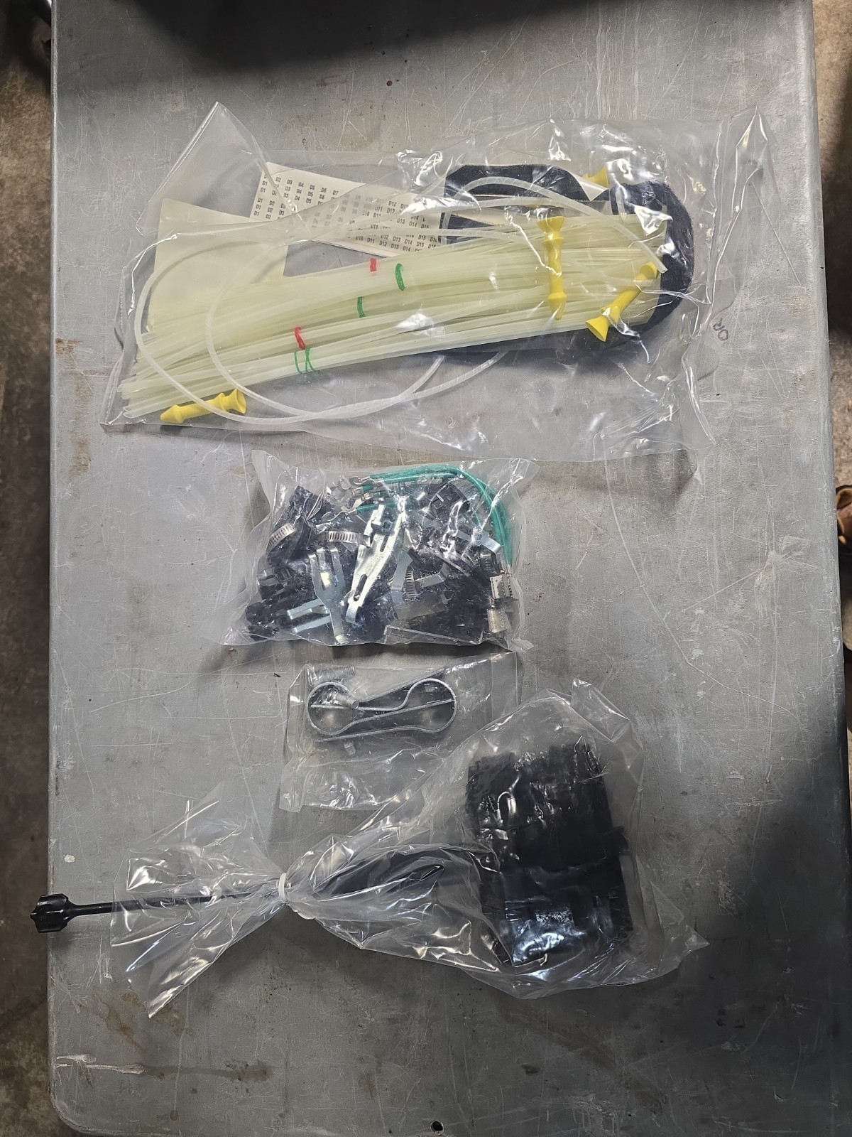 COMMSCOPE F43265-000 FOSC450-D6-6-NT-0-T6V Fiber Optic splice enclosure