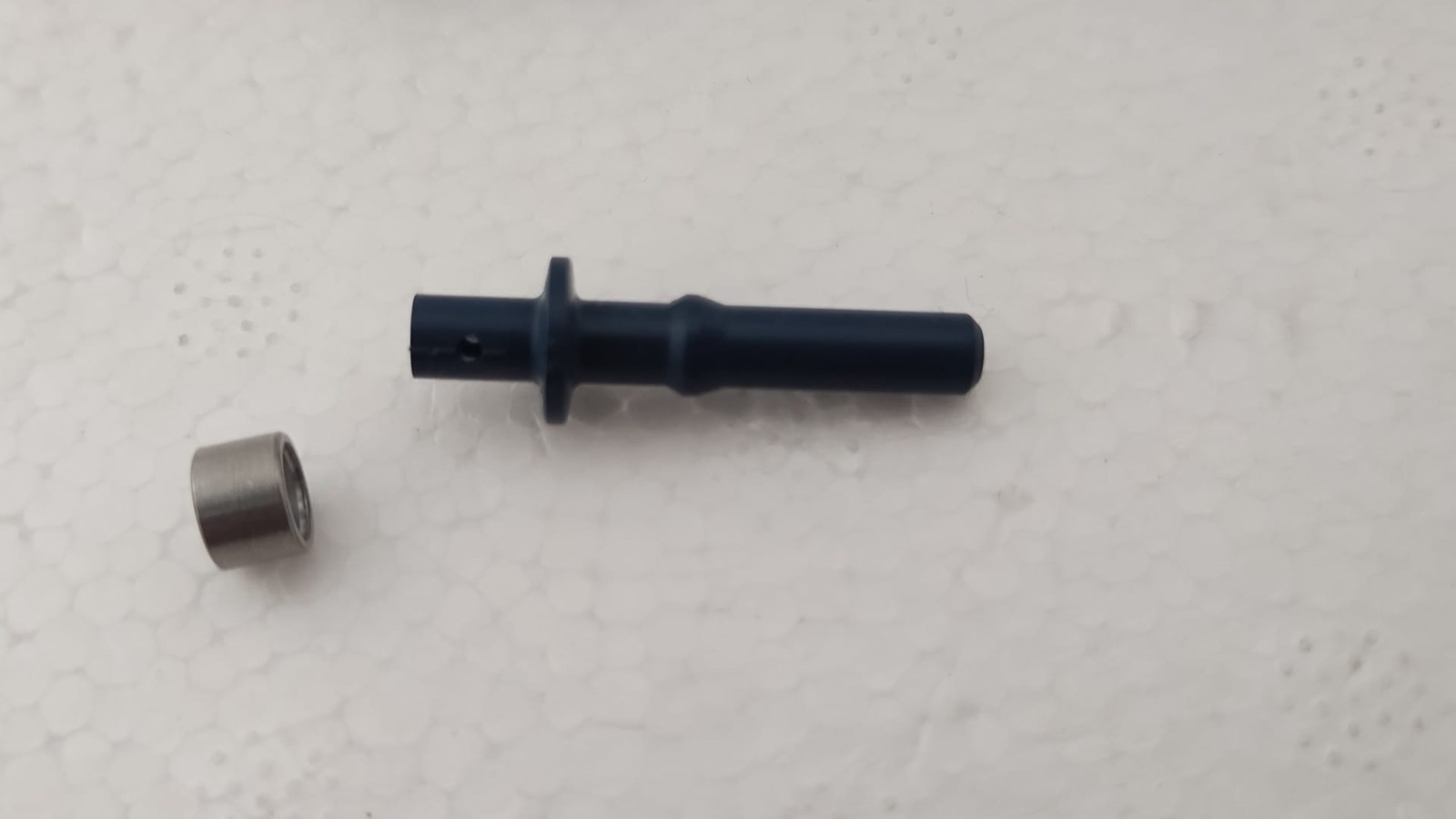 Broadcom HFBR-4501Z &HFBR-4511Z 100 EA Plastic Fiber Optic Plug Conn GRY AND BL