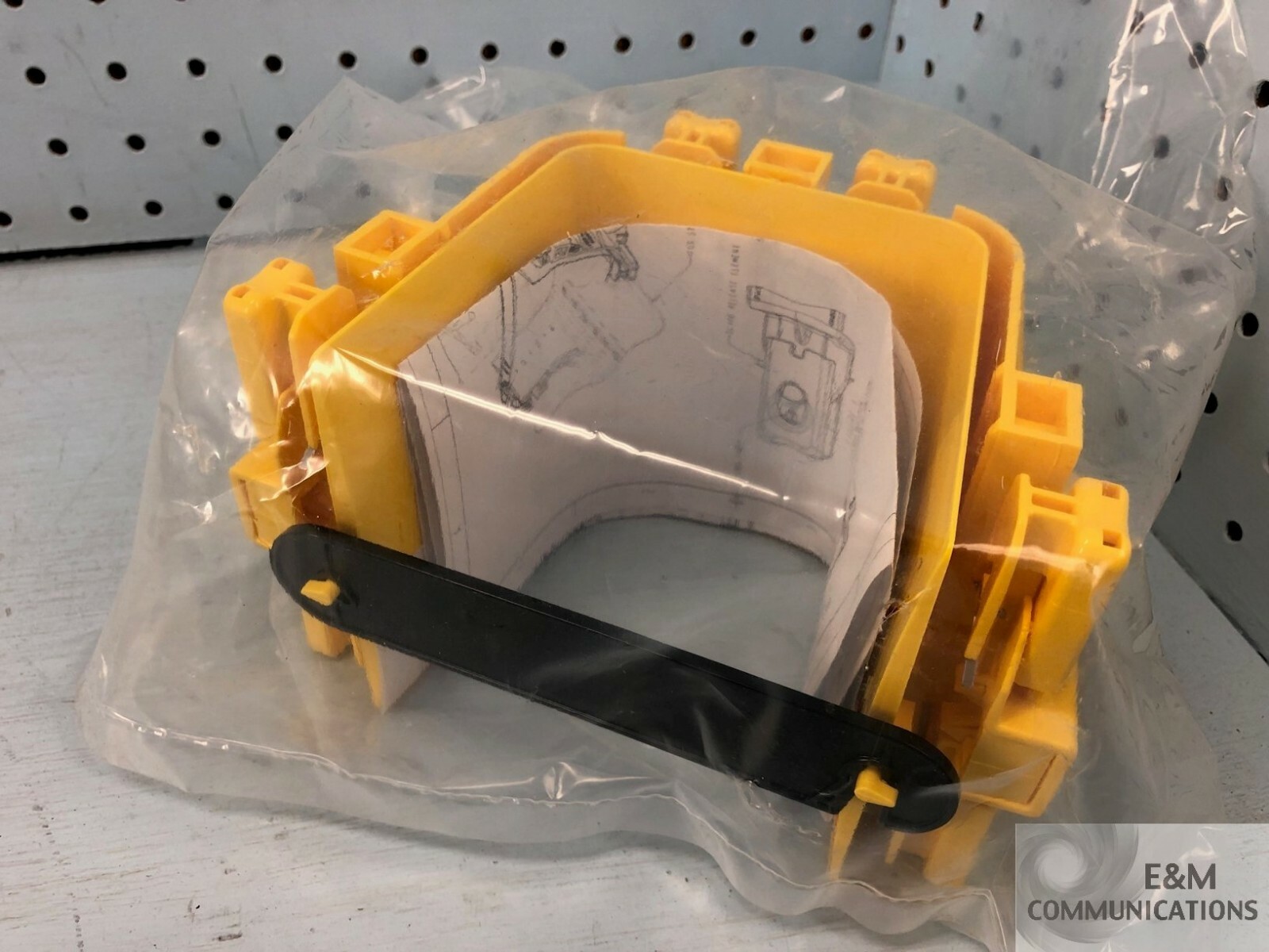 NEW FGS-MFAW-A ADC COMMSCOPE FIBERGUIDE 4″ H X 4″ W SNAP-FIT JUNCTION YELLOW