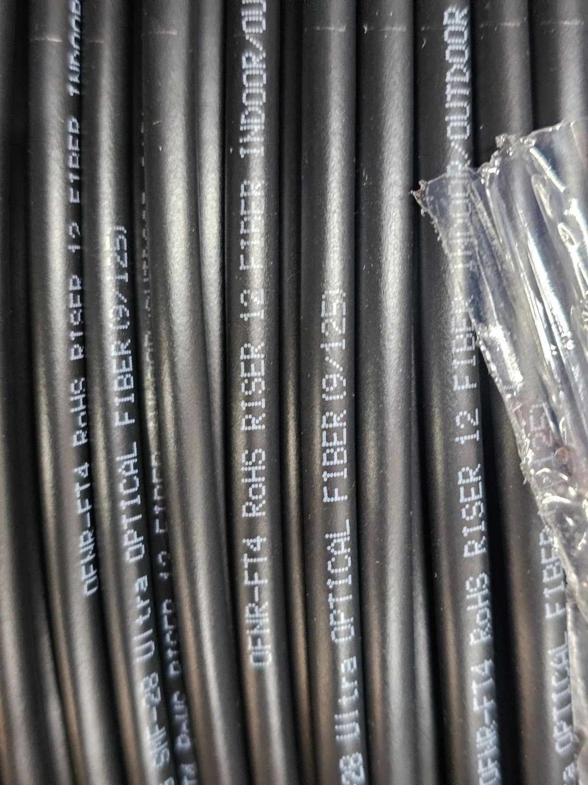 Corning SMF-28 Indoor/Outdoor Glass 12 Fiber Optic Cable Plenum – 1000 ft, Black