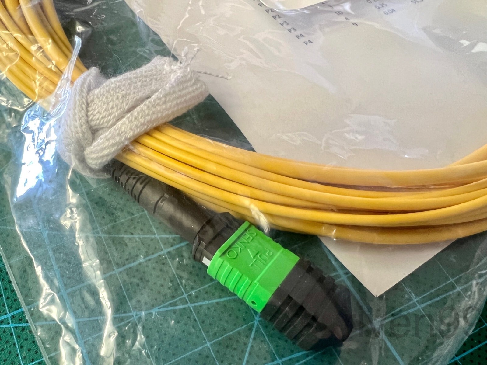 MOLEX QSFP MPO/MTP 8F to 4x LC Fiber Optic Breakout Cable, Singlemode OS2 Yellow