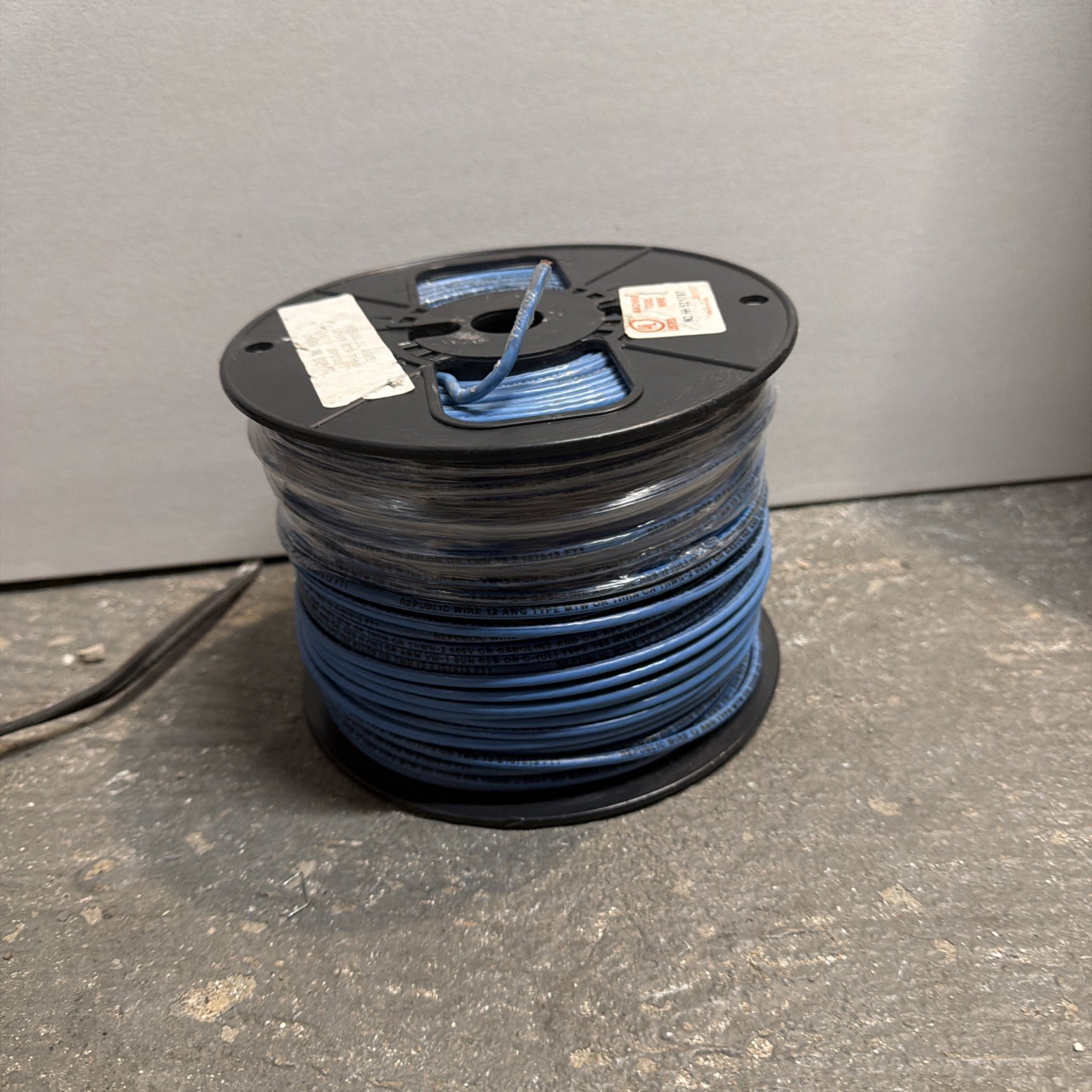 REPUBLIC Blue Wire Stranded Copper 12 AWG Type MTW 190 Nylon 600V 500ft Spool