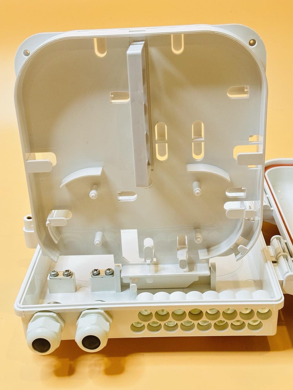 16 Core Outdoor Fiber Optic Distribution Box FDB Wall Mount FTTH Enclosure