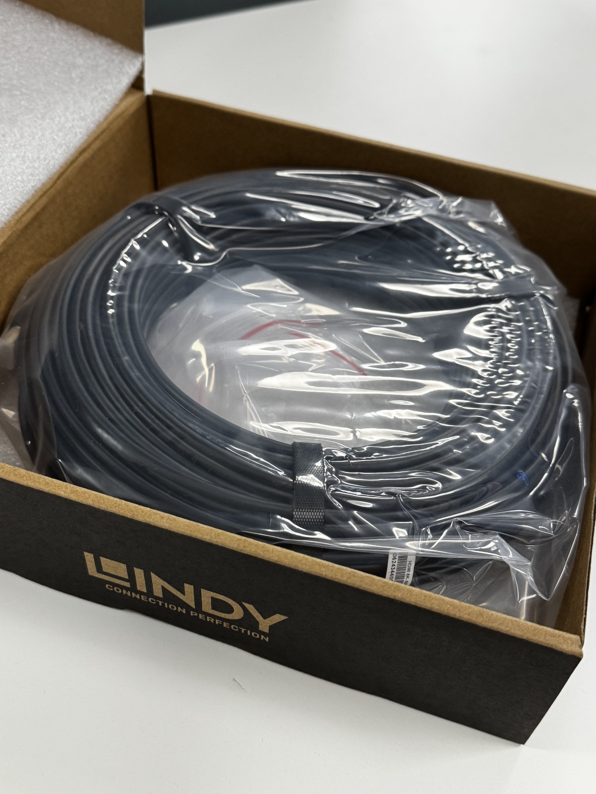Lindy Fibre Optic Hybrid HDMI 8K60 AOC Cable, 50m – 38515