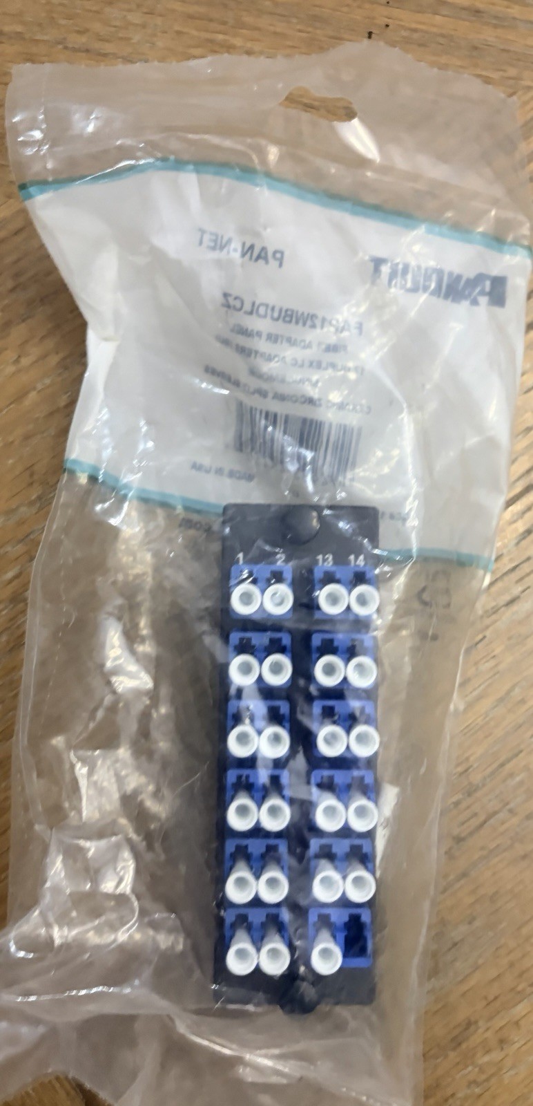 Panduit – FAP12WBUDLCZ – 12 DUPLEXES LC SM UPC OS1/OS2 FIBER Adapter Panel