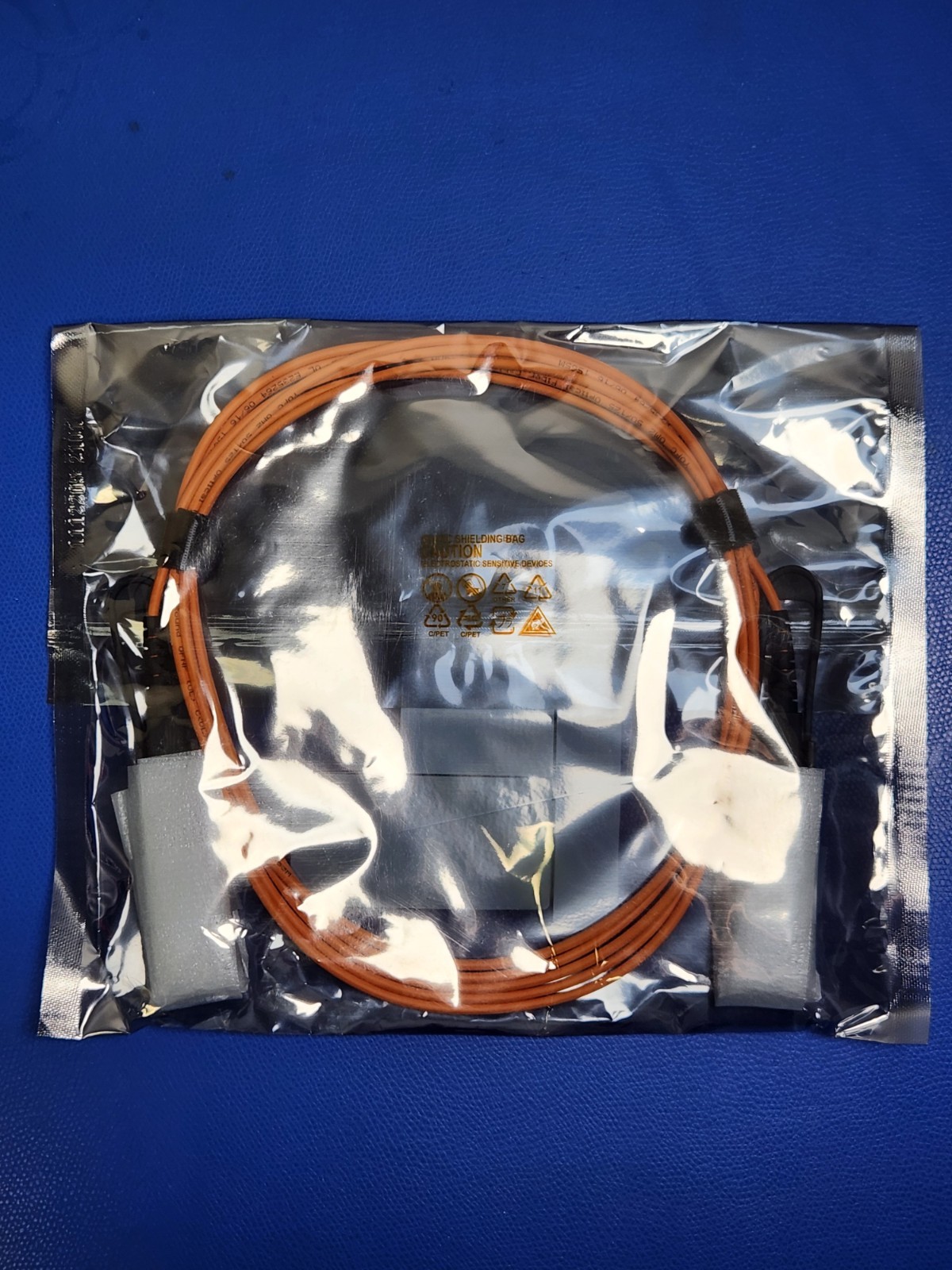 Finisar 3m 40Gbps QSFP+ Active Optical Cable FCBN410QD3C03 3m Cisco compatible