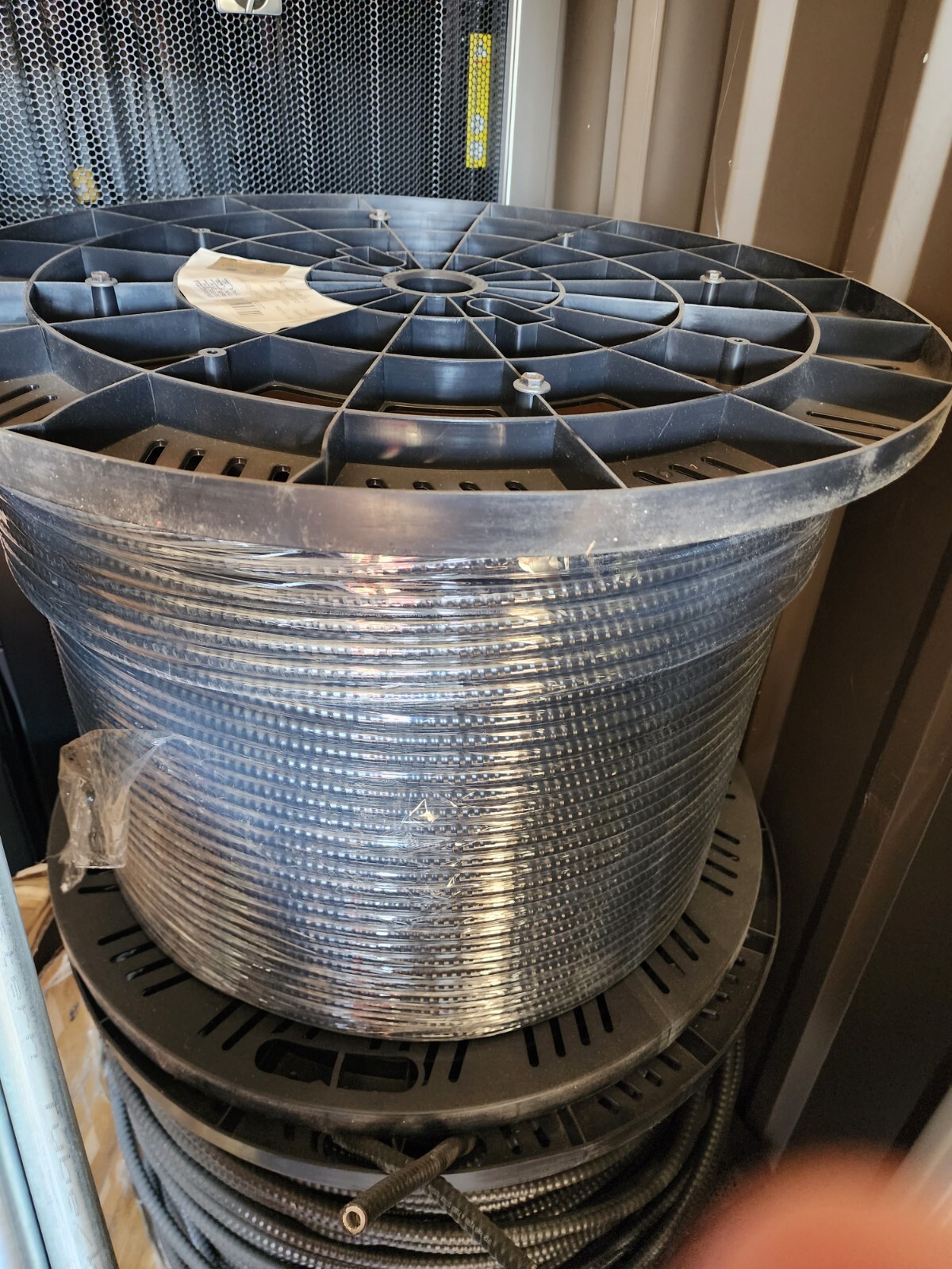 Armored Fiber Optic Cable S09IO06CZNPBL48-AIA2 600FT reel 