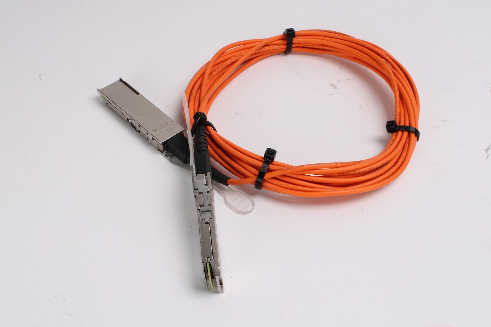 Finisar FCCN414QD3C05 4×14 GBPS Quadwire AOC QSFP+ Active Optical Cable