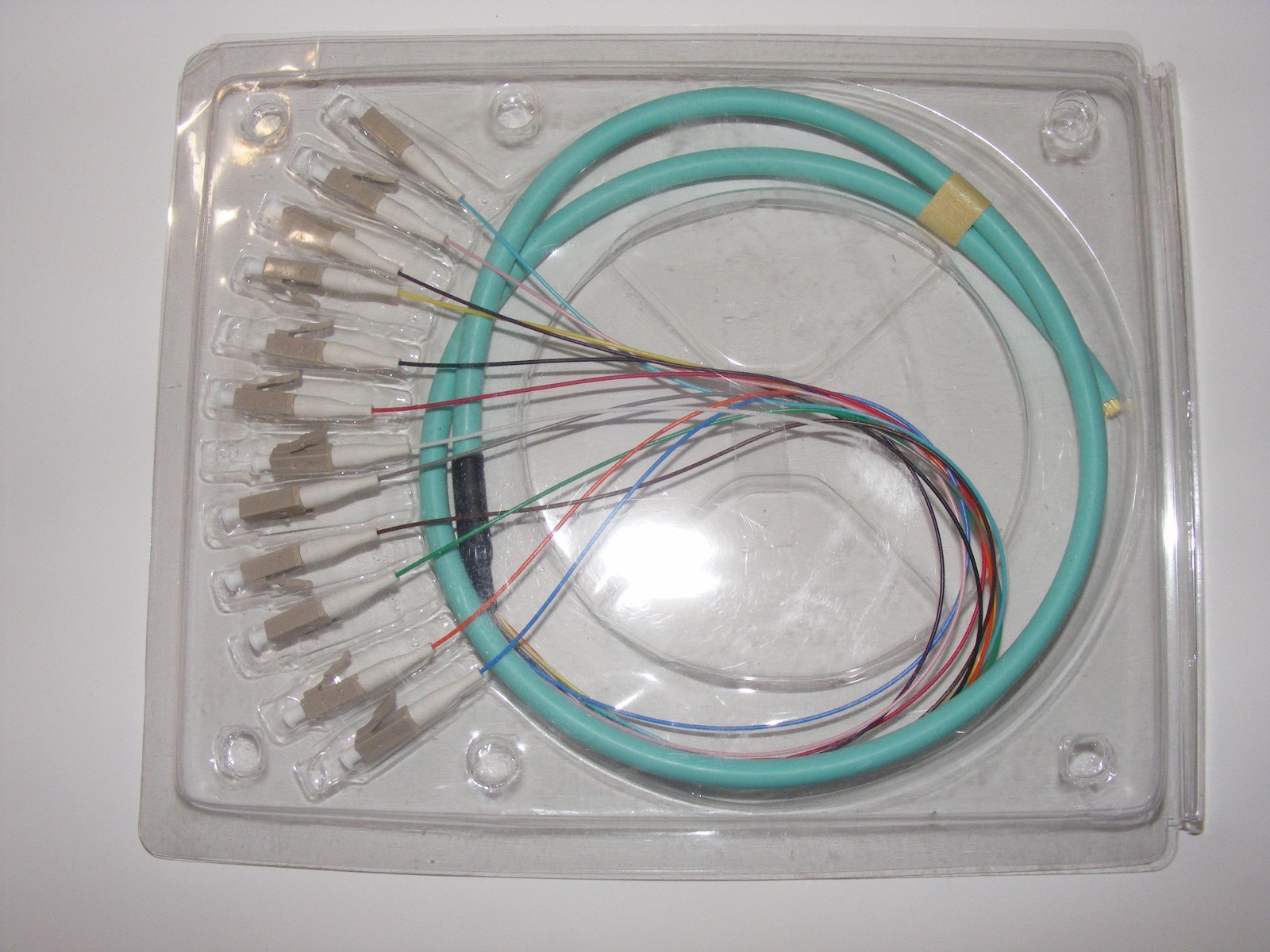 3M Fiber Optic Pigtail 50/125 10 Gig OM3 aqua 12 Strand LC Multimode pig tail