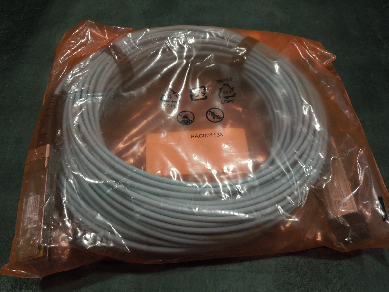 MFS1S00-H030V Compatible TAA 200GBase-AOC QSFP56 DSP Active Optical Cable