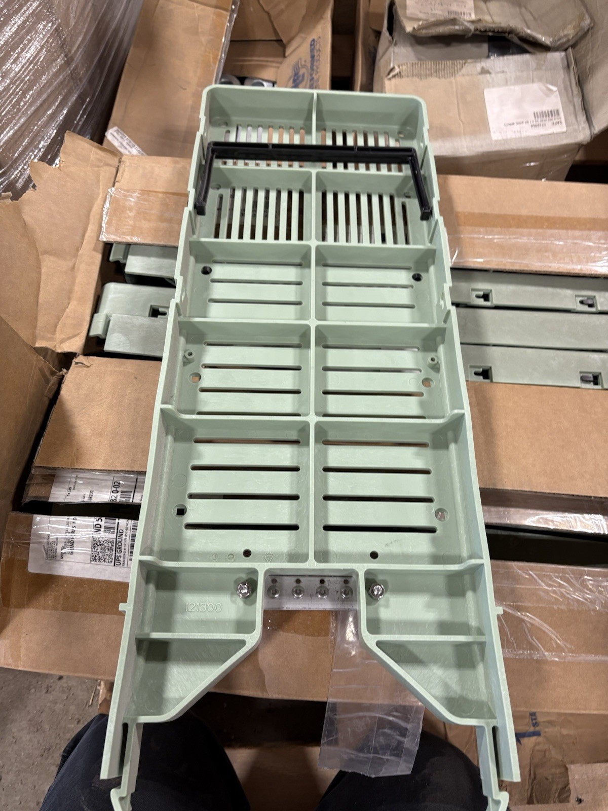 (Lot of 5) VERTIV™ F1007344 Center Mounting Plate, Plastic, For 10 in Pedestal