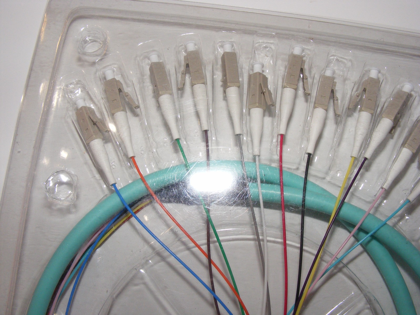 3M Fiber Optic Pigtail 50/125 10 Gig OM3 aqua 12 Strand LC Multimode pig tail