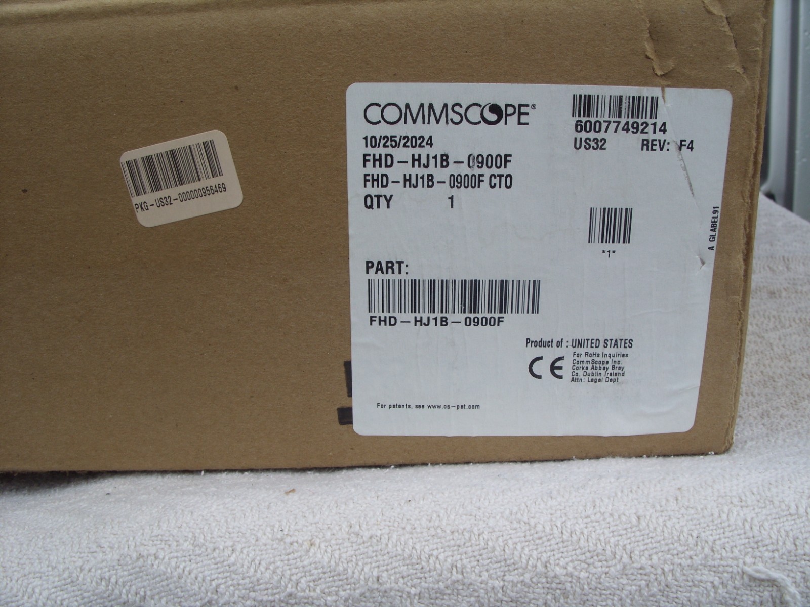 COMMSCOPE SINGLE STRAND LOCATABLE FIBER OPTIC DROP CABLE 900ft SC CONNECTORS