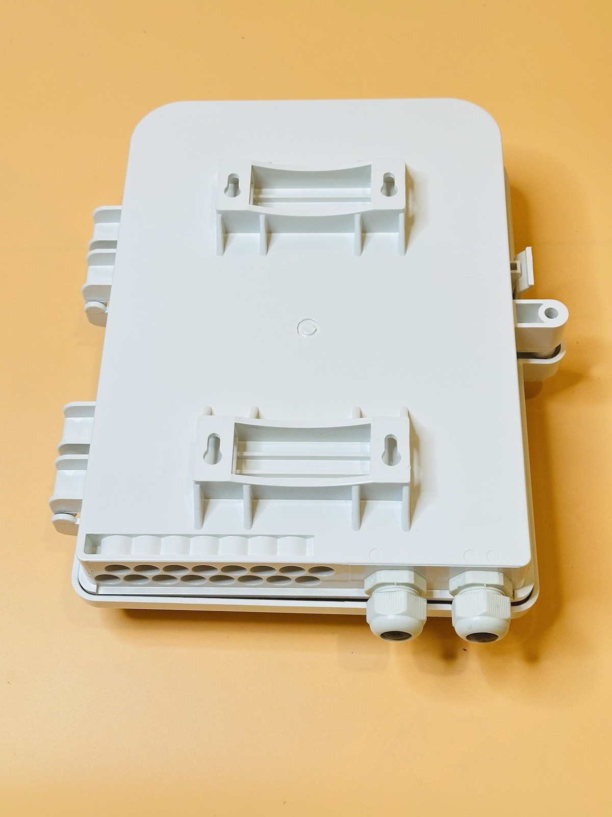 16 Core Outdoor Fiber Optic Distribution Box FDB Wall Mount FTTH Enclosure
