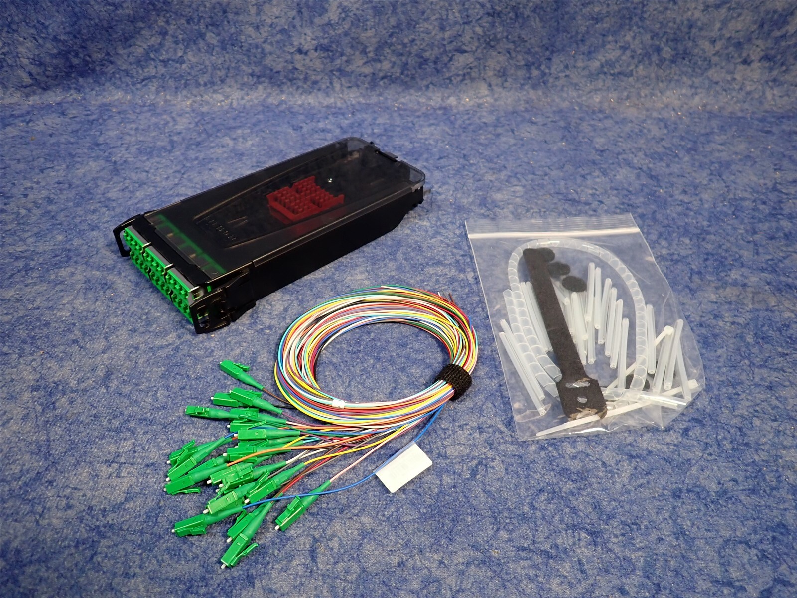 Siemon LVS24-LSAARAB1A Splice Cassette LightVerse 24 Fiber LSA OS2 900um (E32)