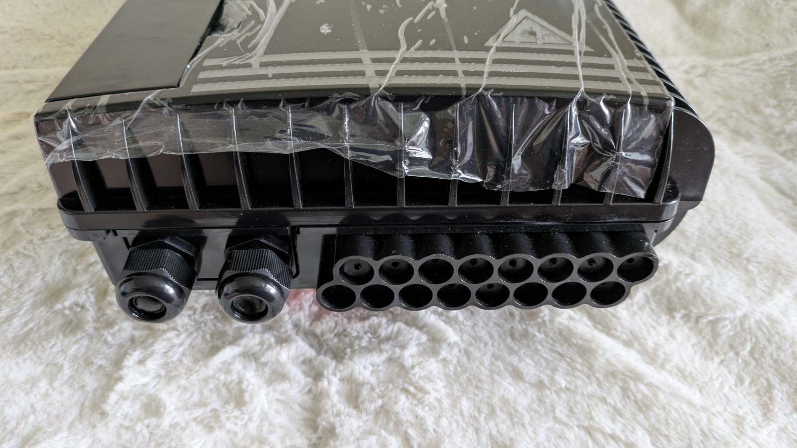 16-Port SC/APC FTTH Fiber Distribution Box with Mini 1×16 PLC Splitter Enclosure