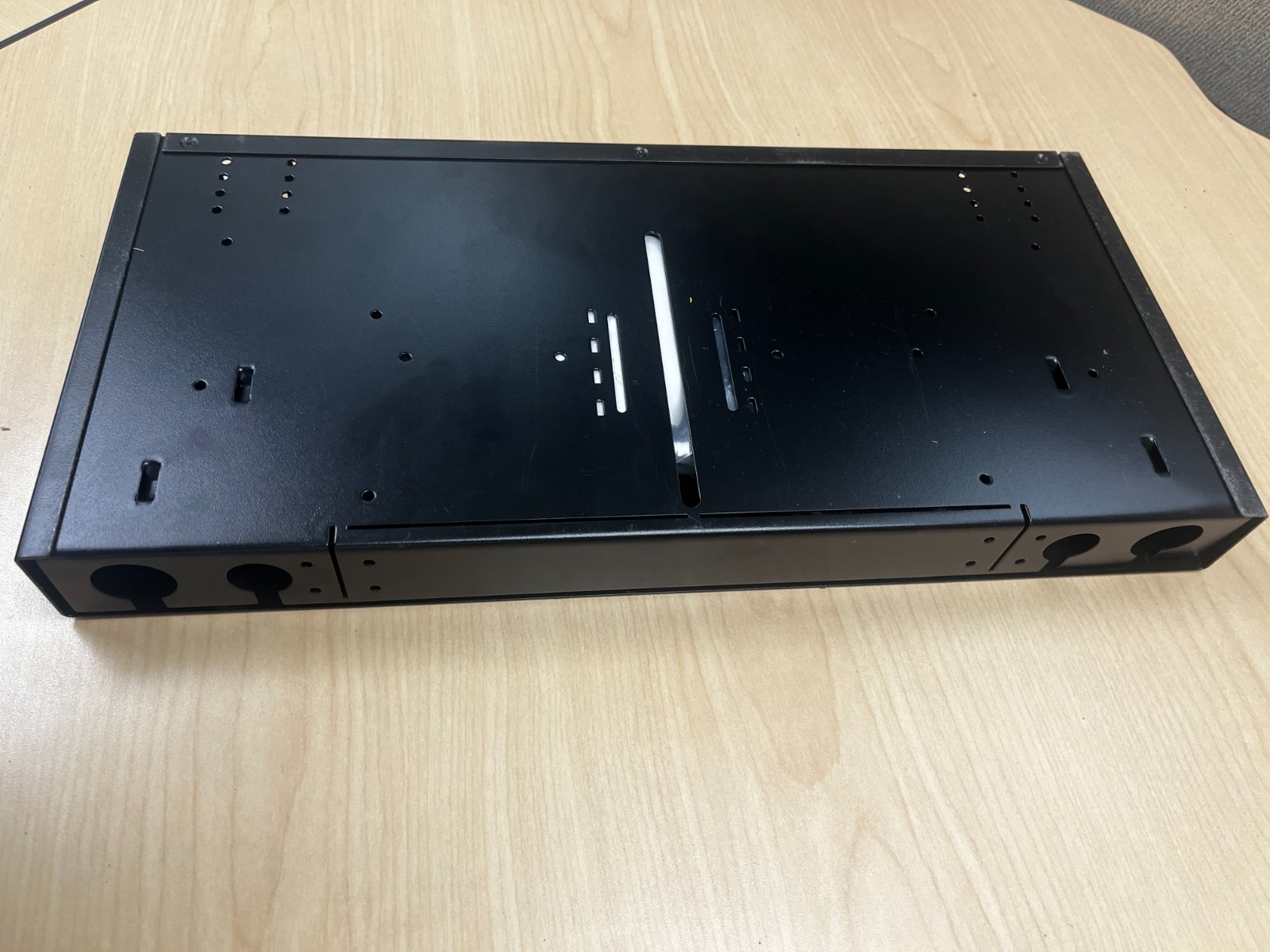 48 Port Rack Mount Fiber Splice Shelf, 1-Unit, WT Stud, With Tray. new open box